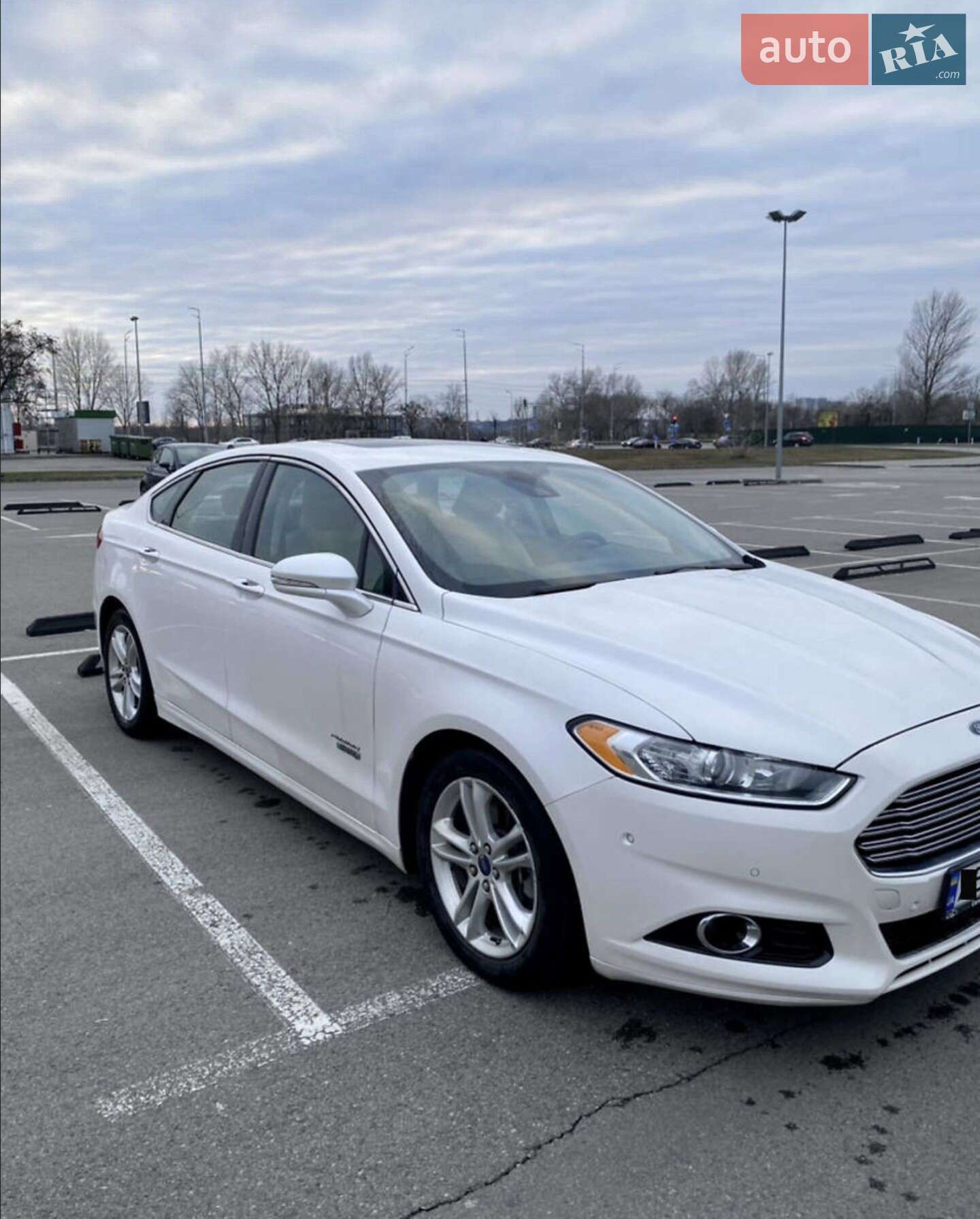 Головне фото звіту автомобіля FORD FUSION 2016