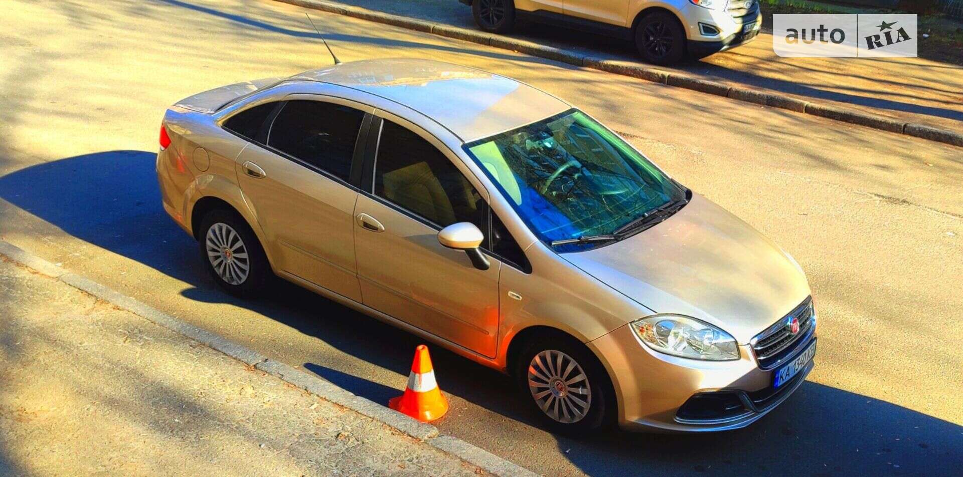 Головне фото звіту автомобіля FIAT LINEA 2013