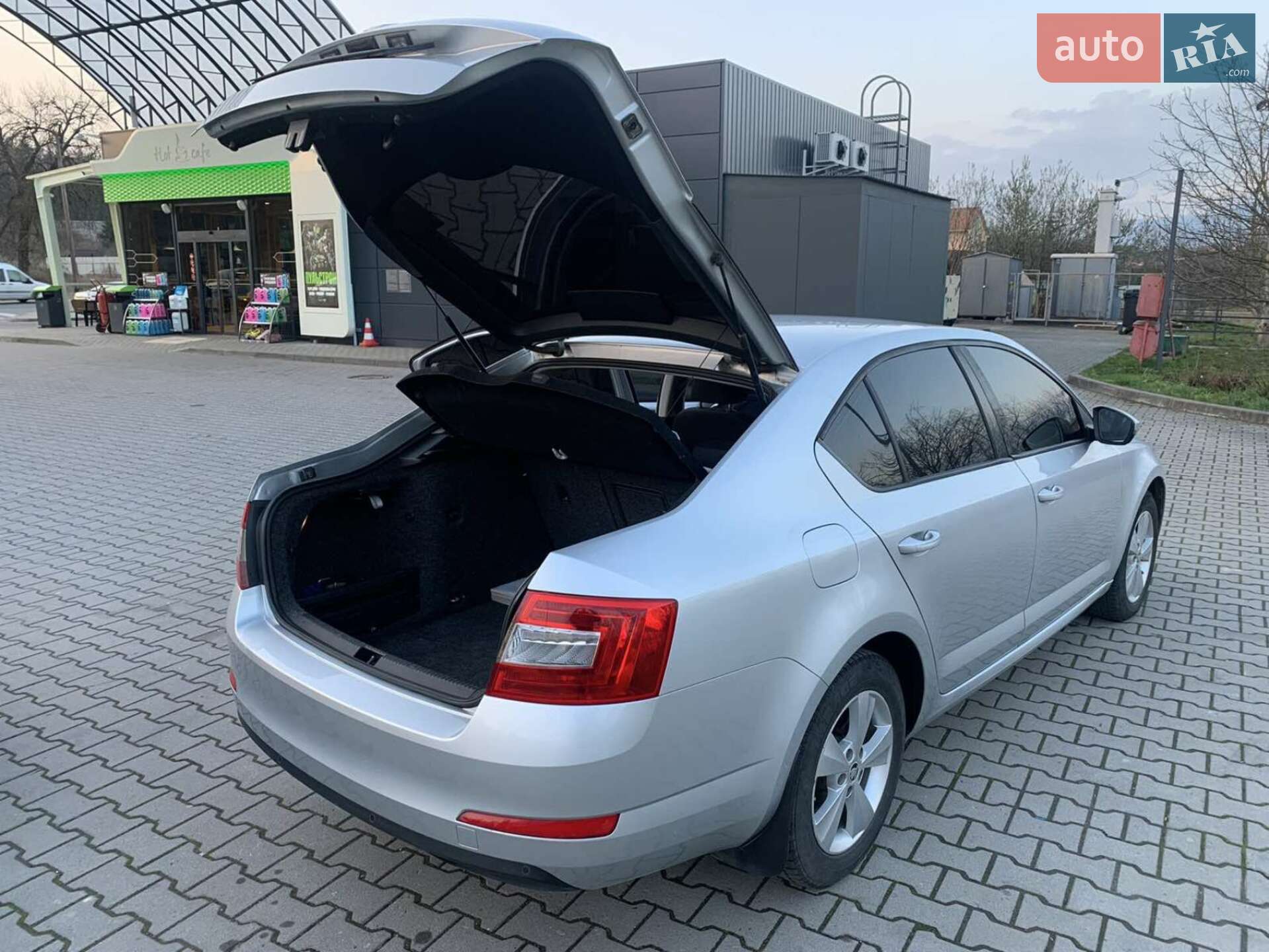 Головне фото звіту автомобіля SKODA OCTAVIA 2015