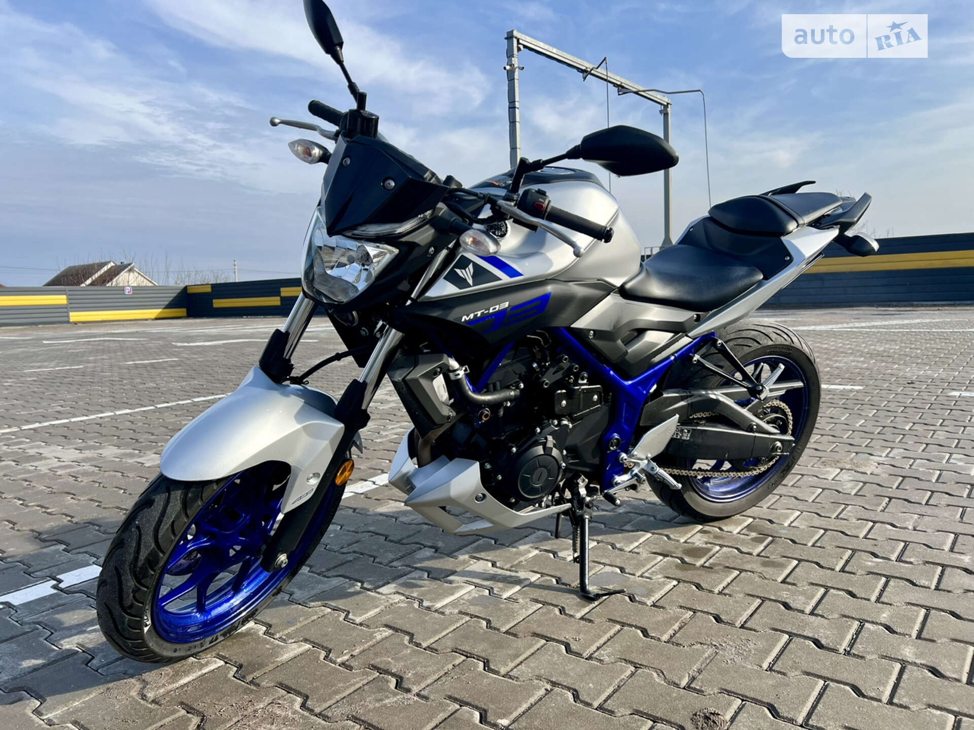 YAMAHA MT 03 2016
