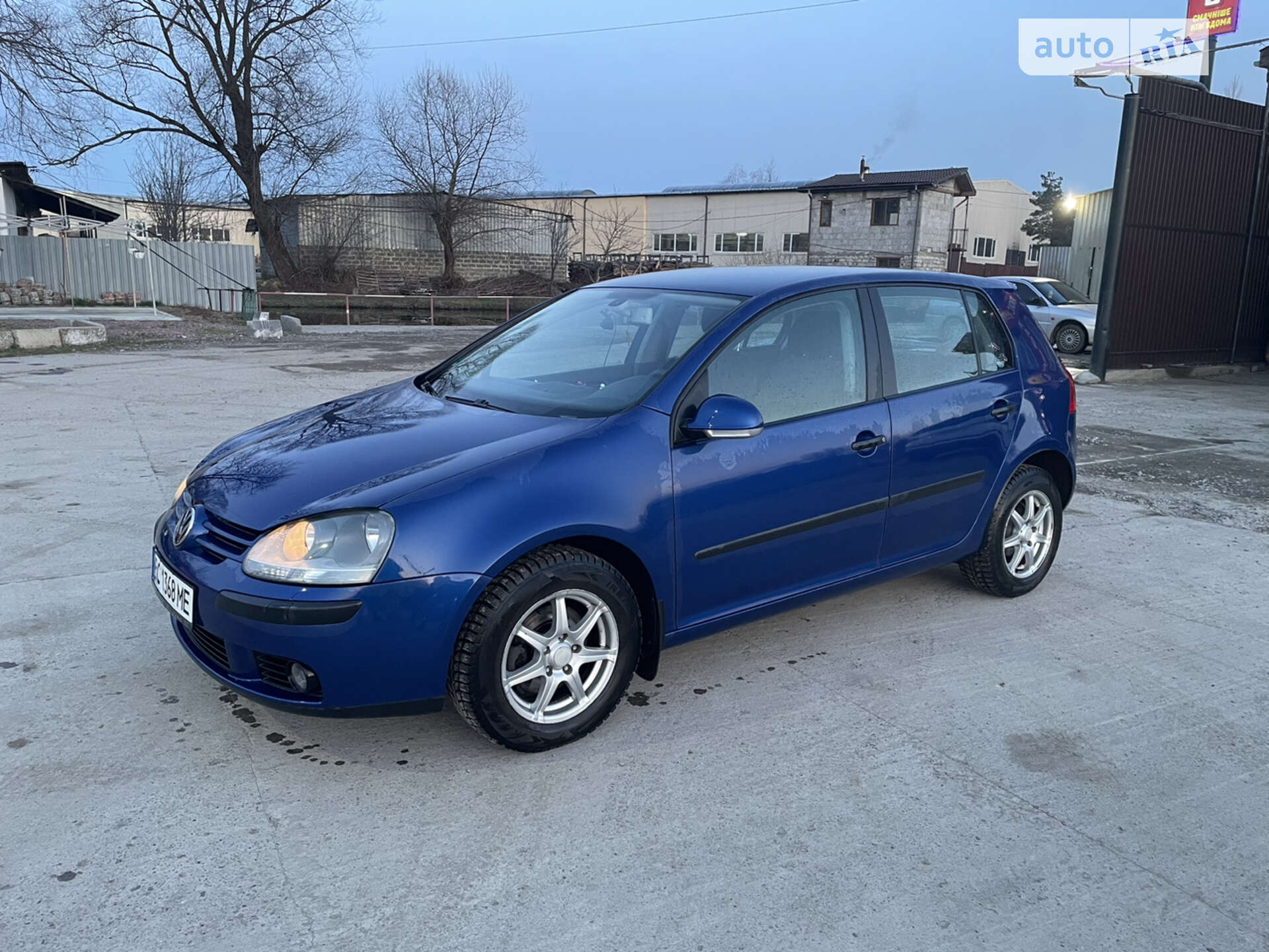 VOLKSWAGEN GOLF 2004