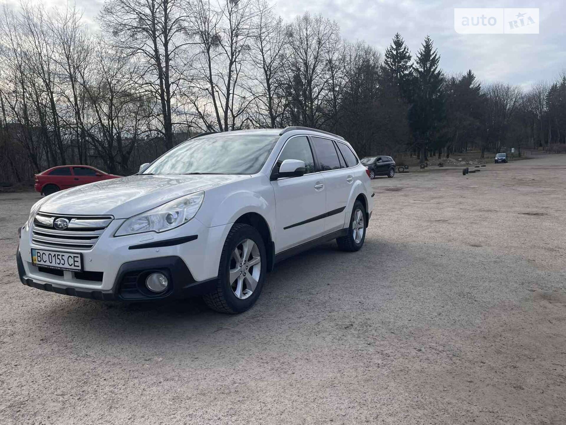 SUBARU OUTBACK 2012