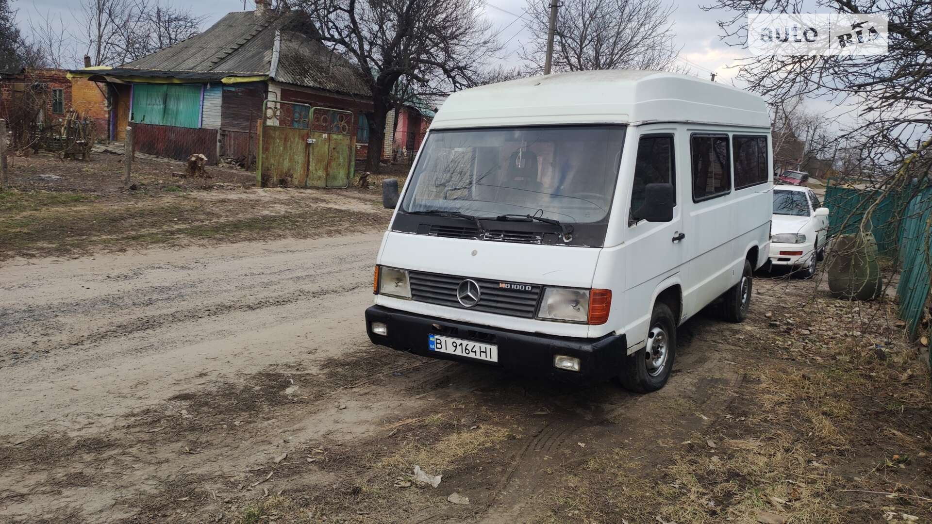 MERCEDES-BENZ 100D 1993