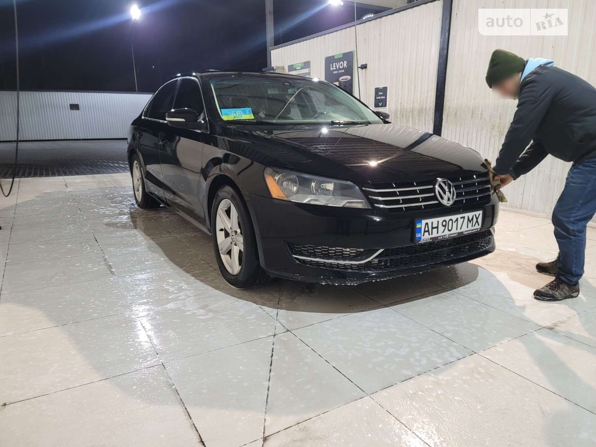 VOLKSWAGEN PASSAT 2012