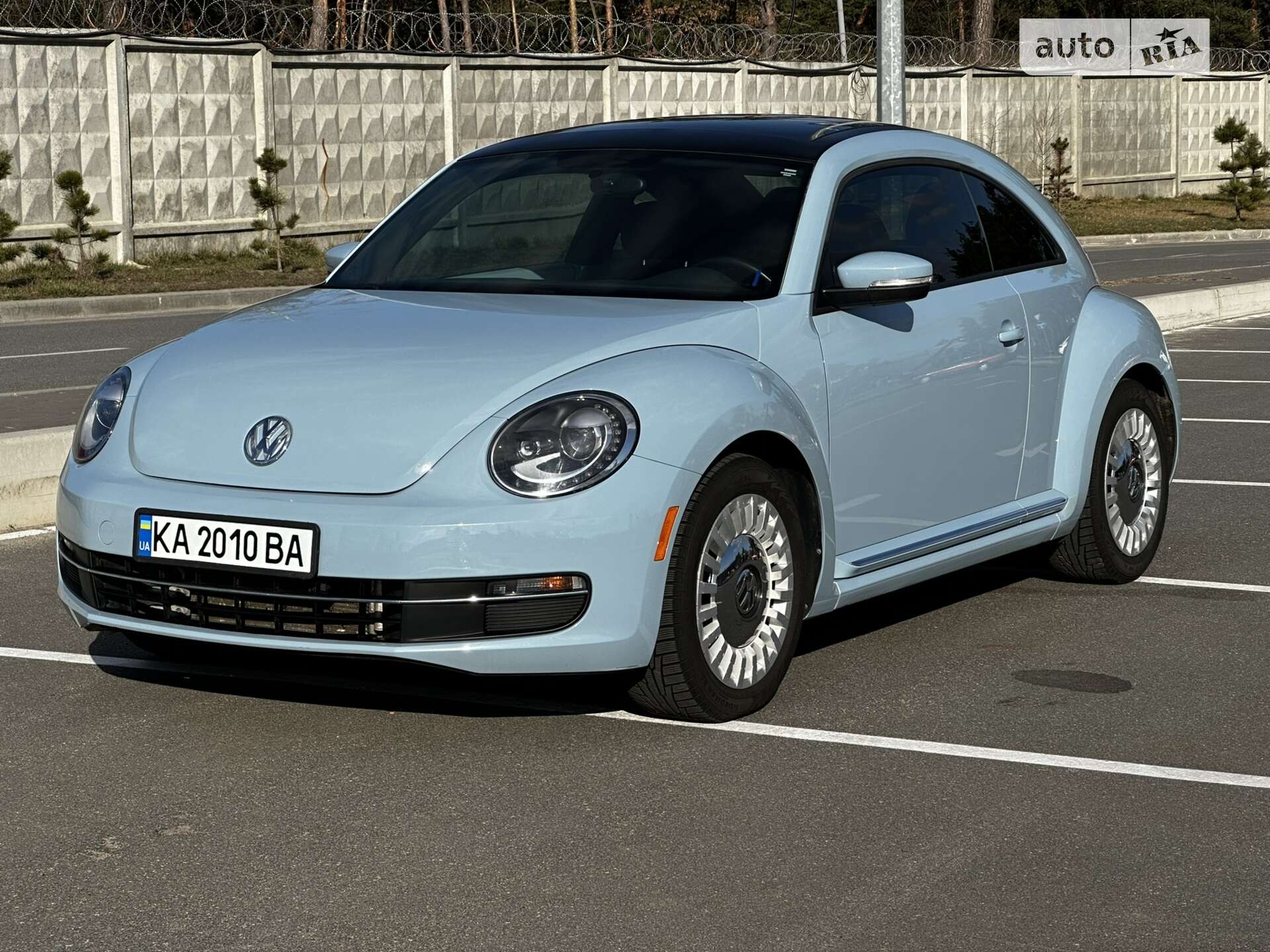 VOLKSWAGEN BEETLE 2013
