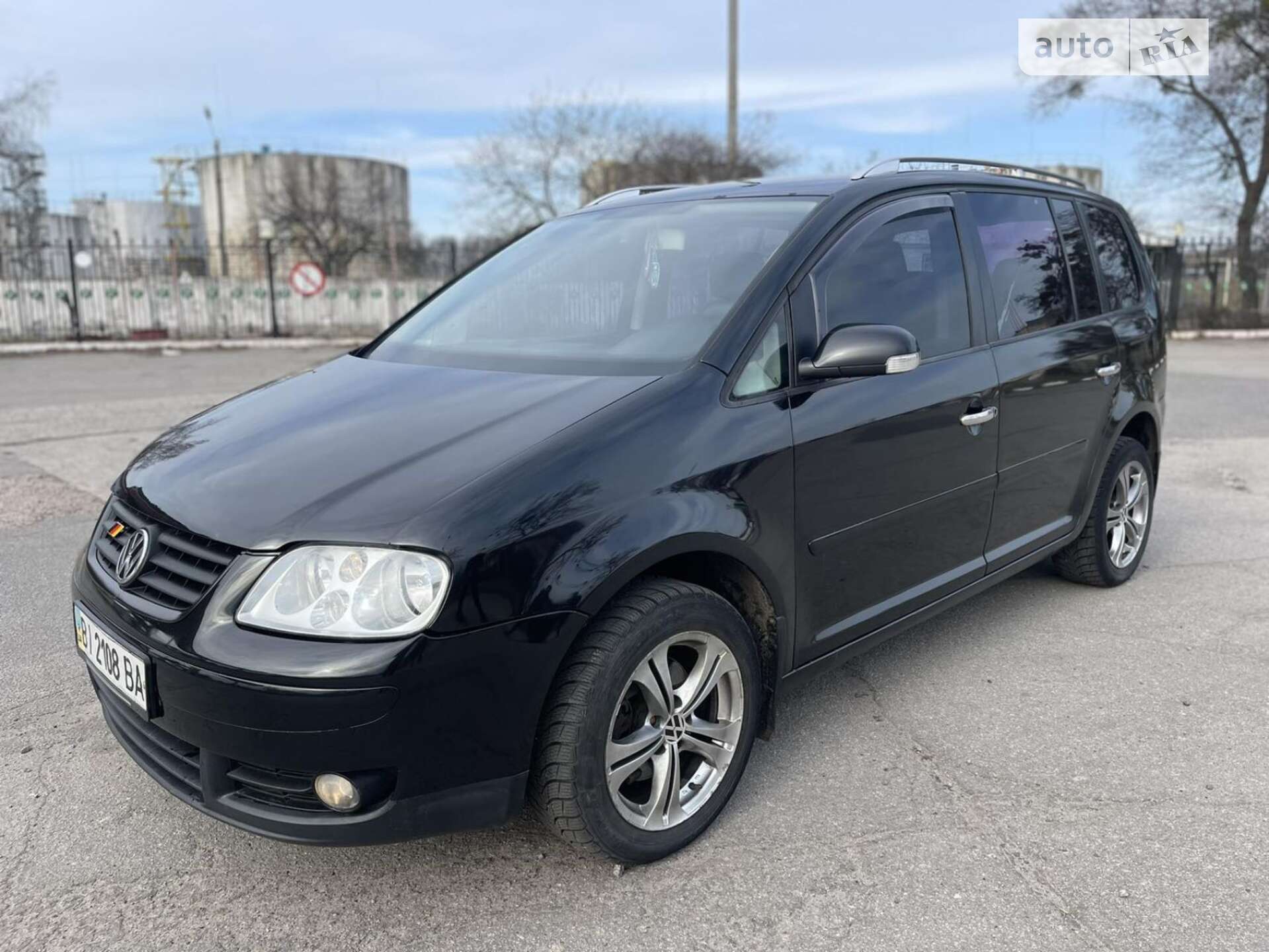 VOLKSWAGEN TOURAN 2004