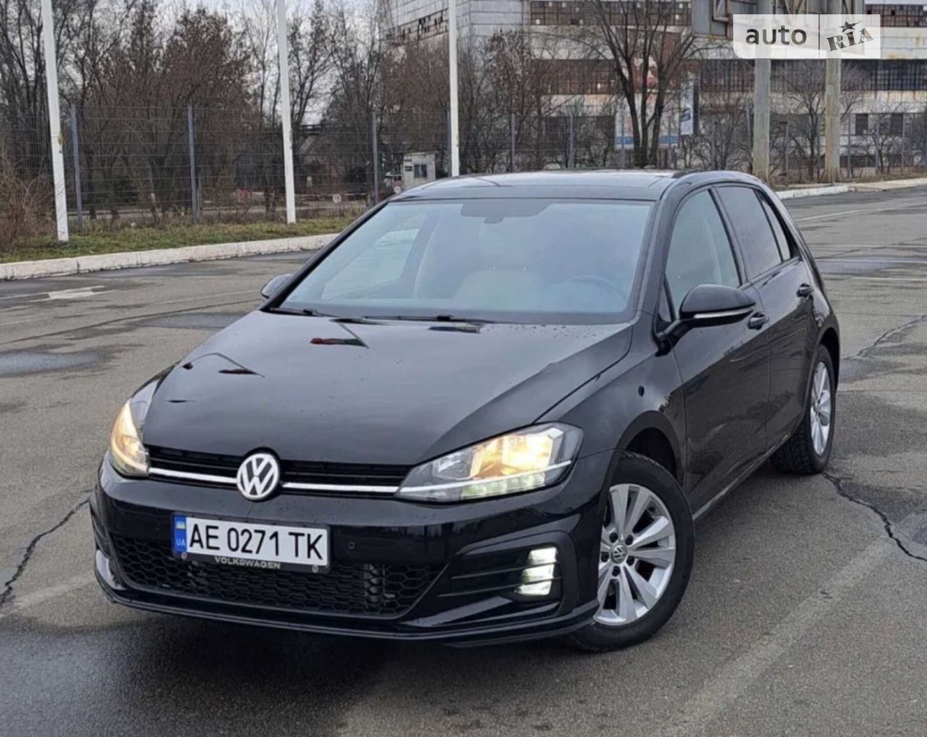 VOLKSWAGEN GOLF 2017