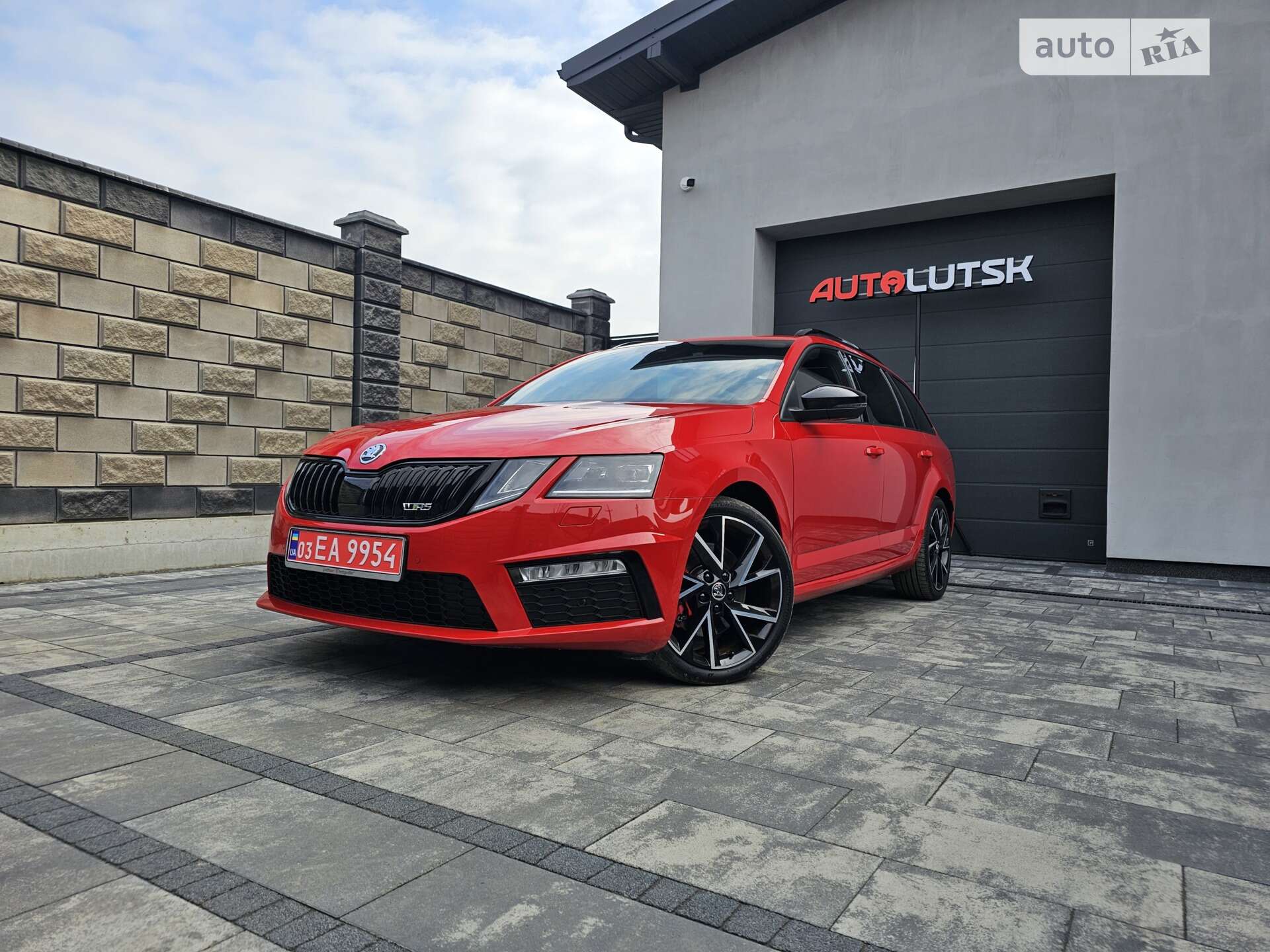 Головне фото звіту автомобіля SKODA OCTAVIA 2019