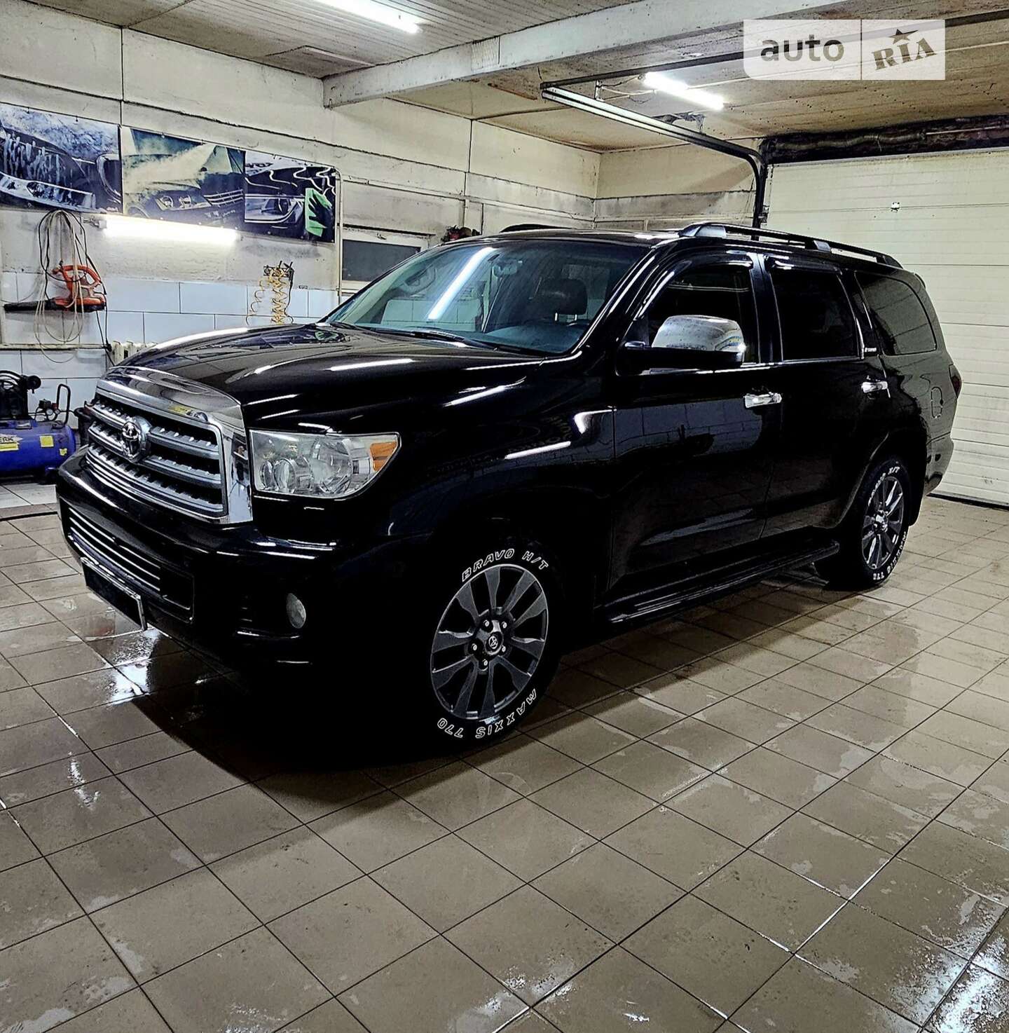 TOYOTA SEQUOIA