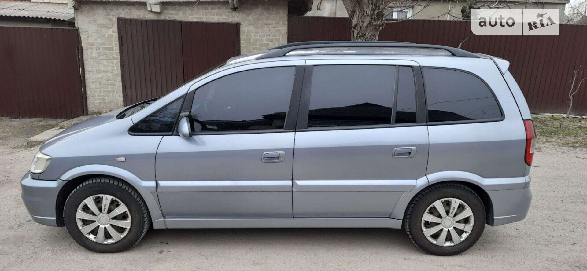 OPEL ZAFIRA 2004