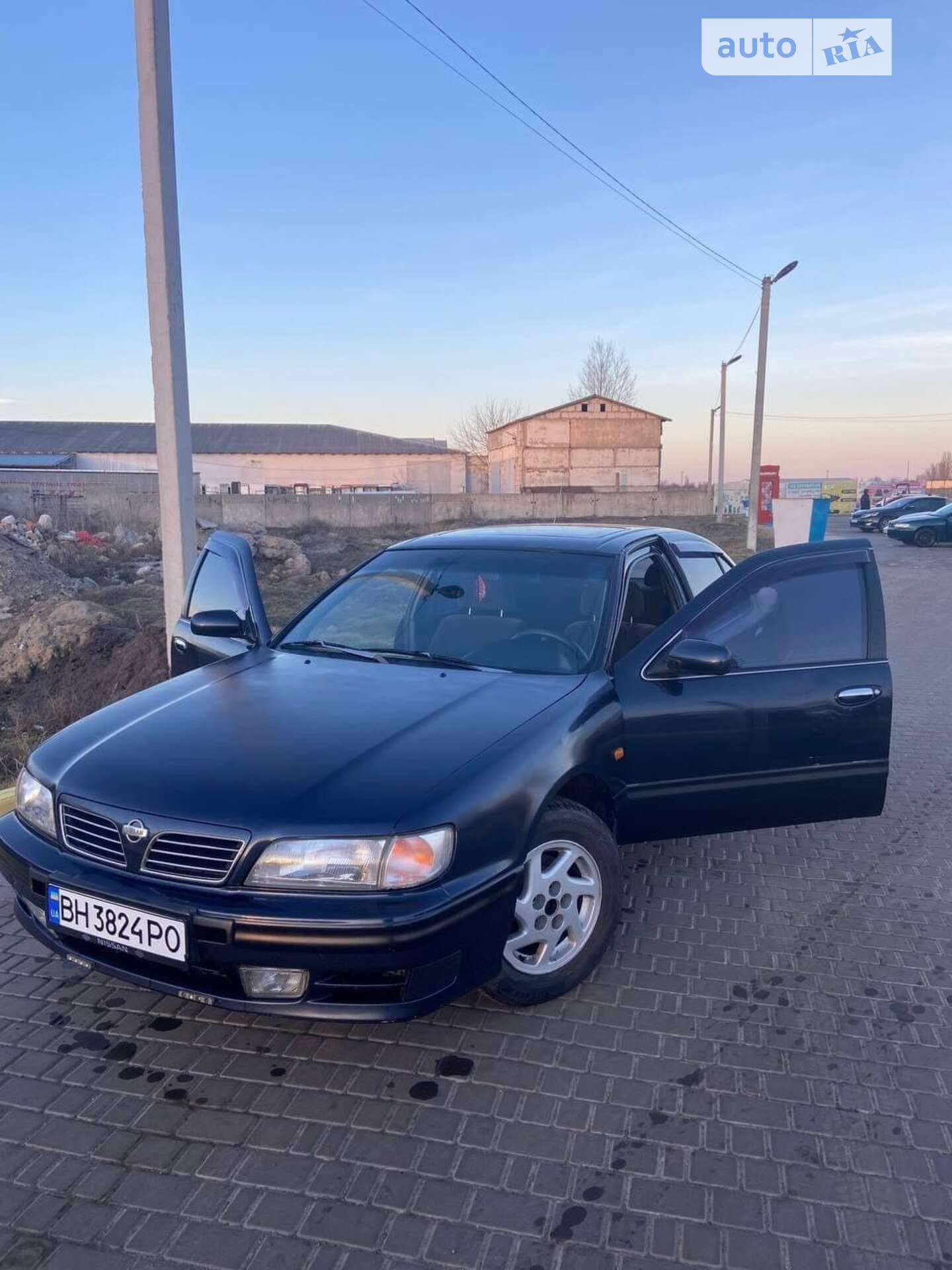 NISSAN MAXIMA 1995