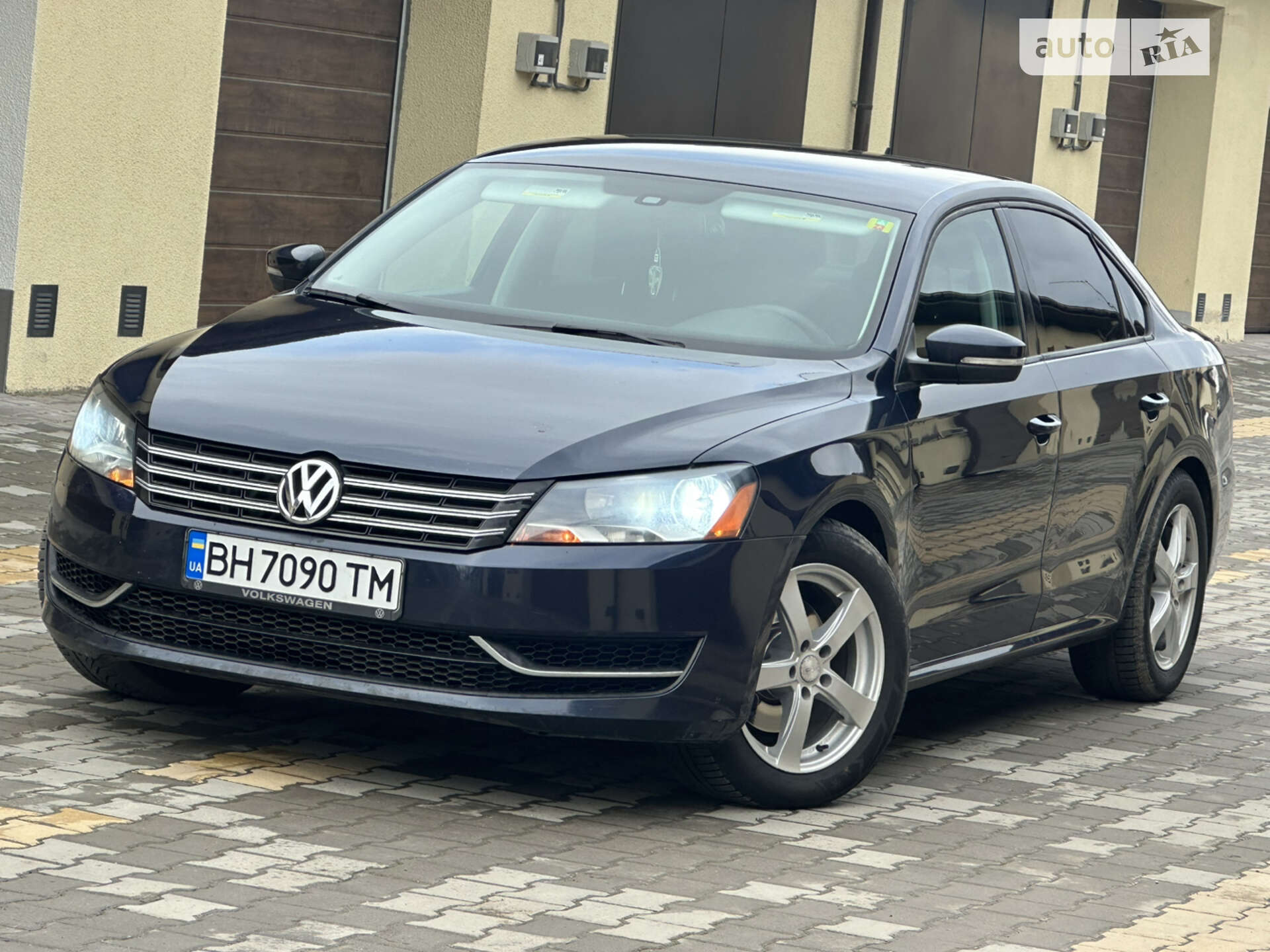 VOLKSWAGEN PASSAT 2013