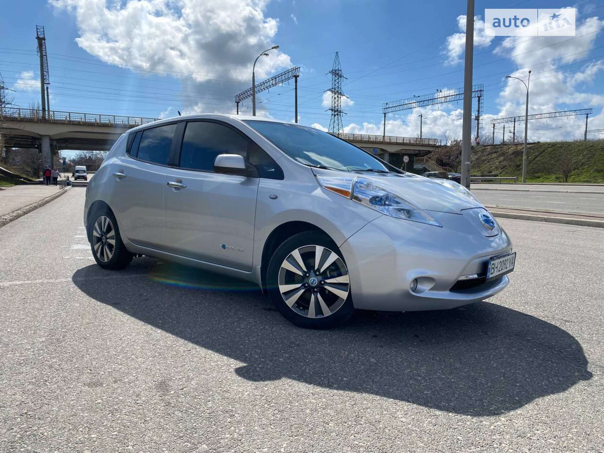 Головне фото звіту автомобіля NISSAN LEAF 2013