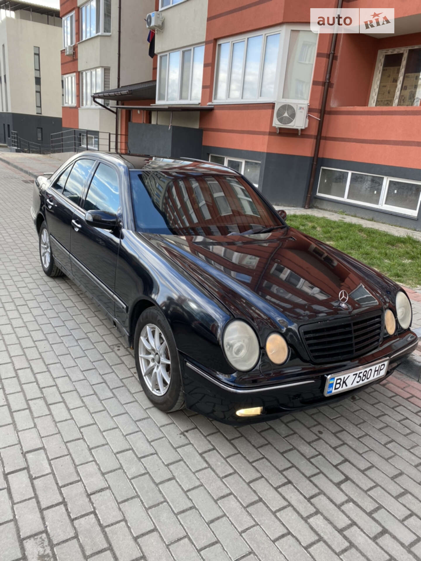 Головне фото звіту автомобіля MERCEDES-BENZ E 270 CDI 2001