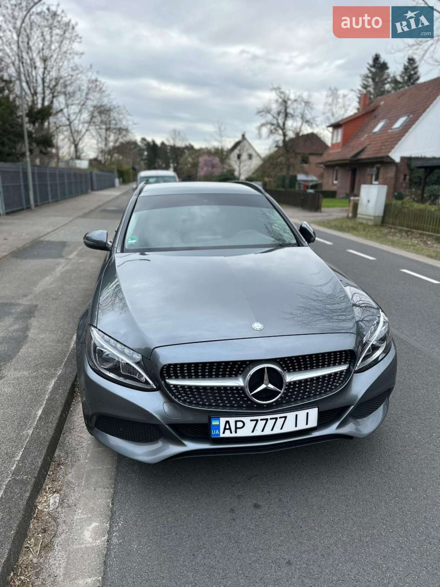 MERCEDES-BENZ C 220 2016