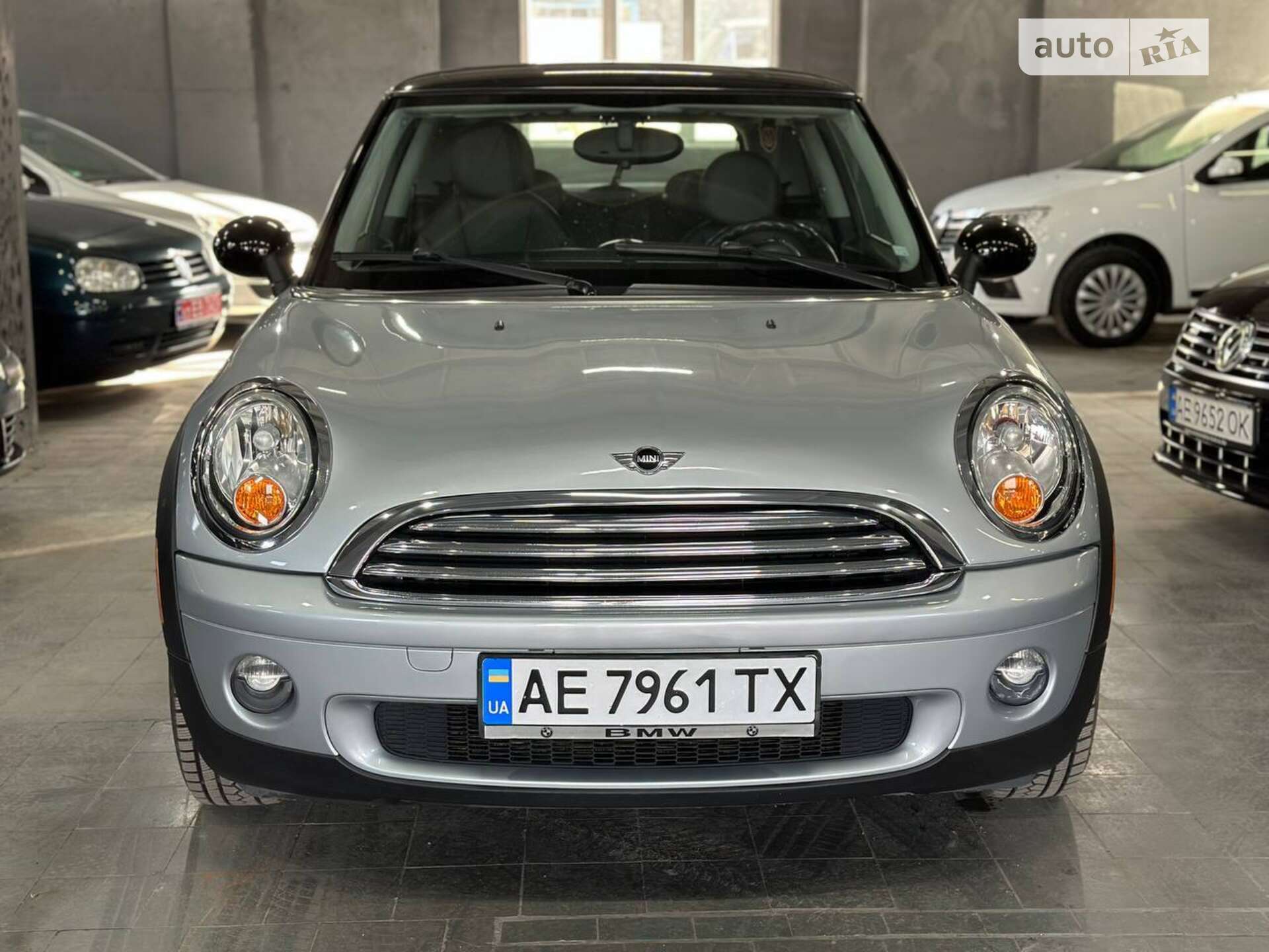 Головне фото звіту автомобіля MINI COOPER 2010