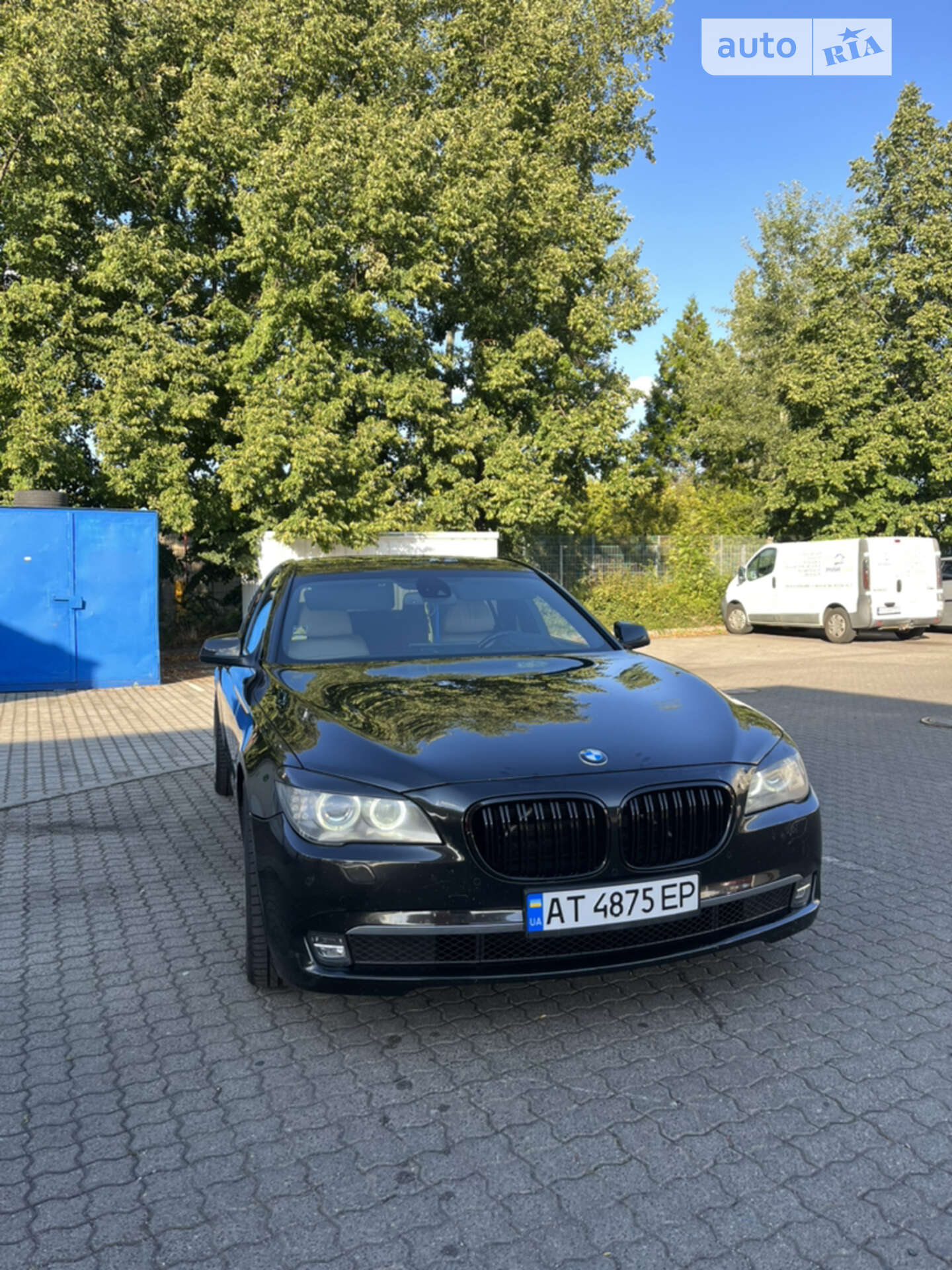 Головне фото звіту автомобіля BMW 730 2009