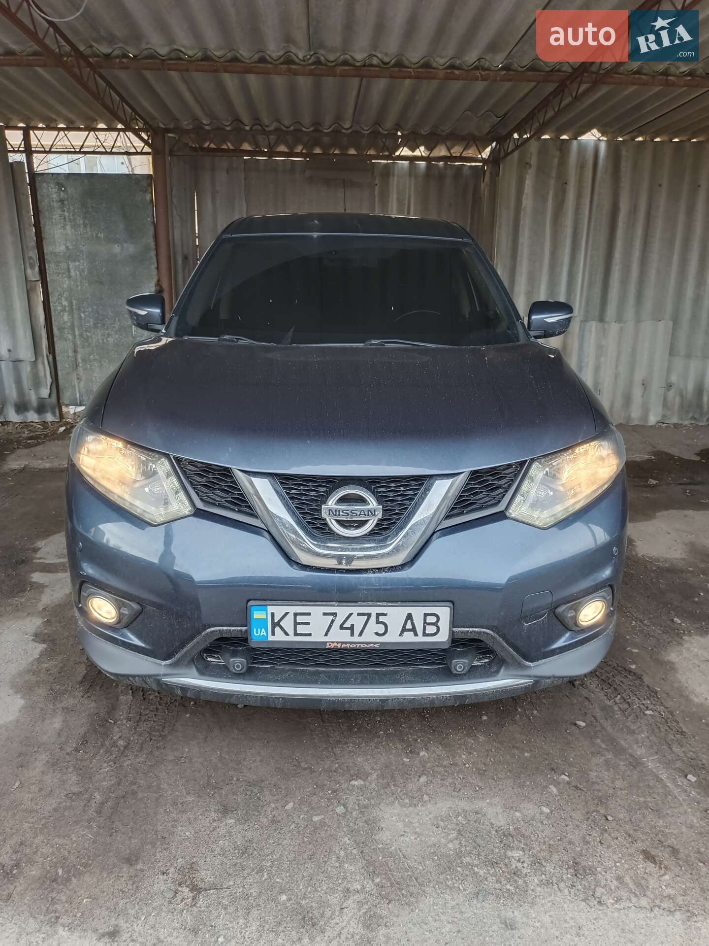 Головне фото звіту автомобіля NISSAN X-TRAIL 2015