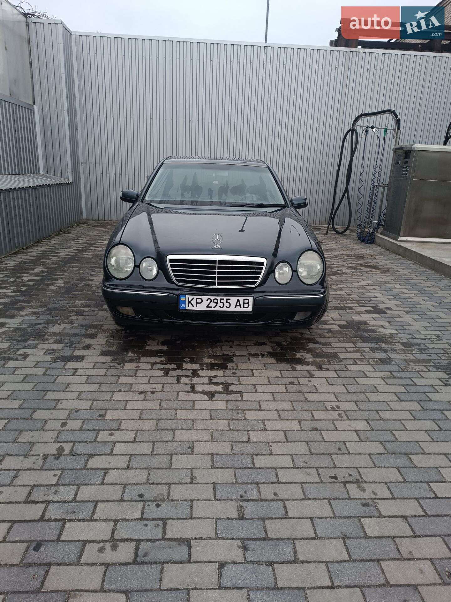 Головне фото звіту автомобіля MERCEDES-BENZ 320 2001