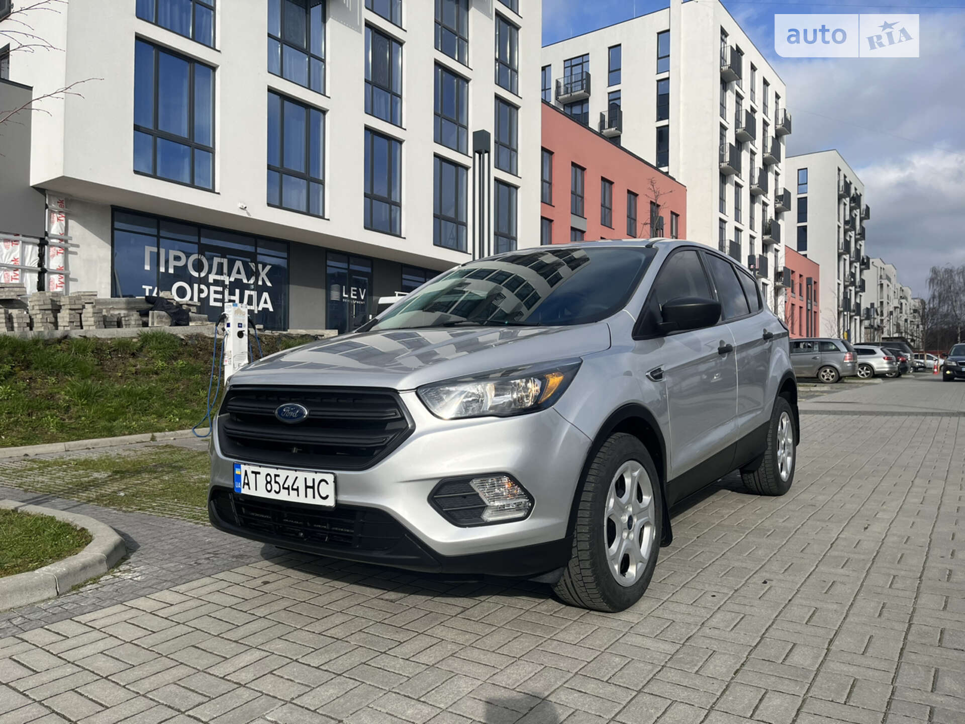 Головне фото звіту автомобіля FORD ESCAPE 2019