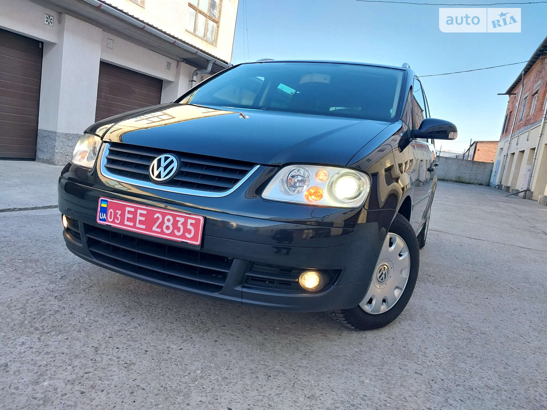 VOLKSWAGEN TOURAN 2004