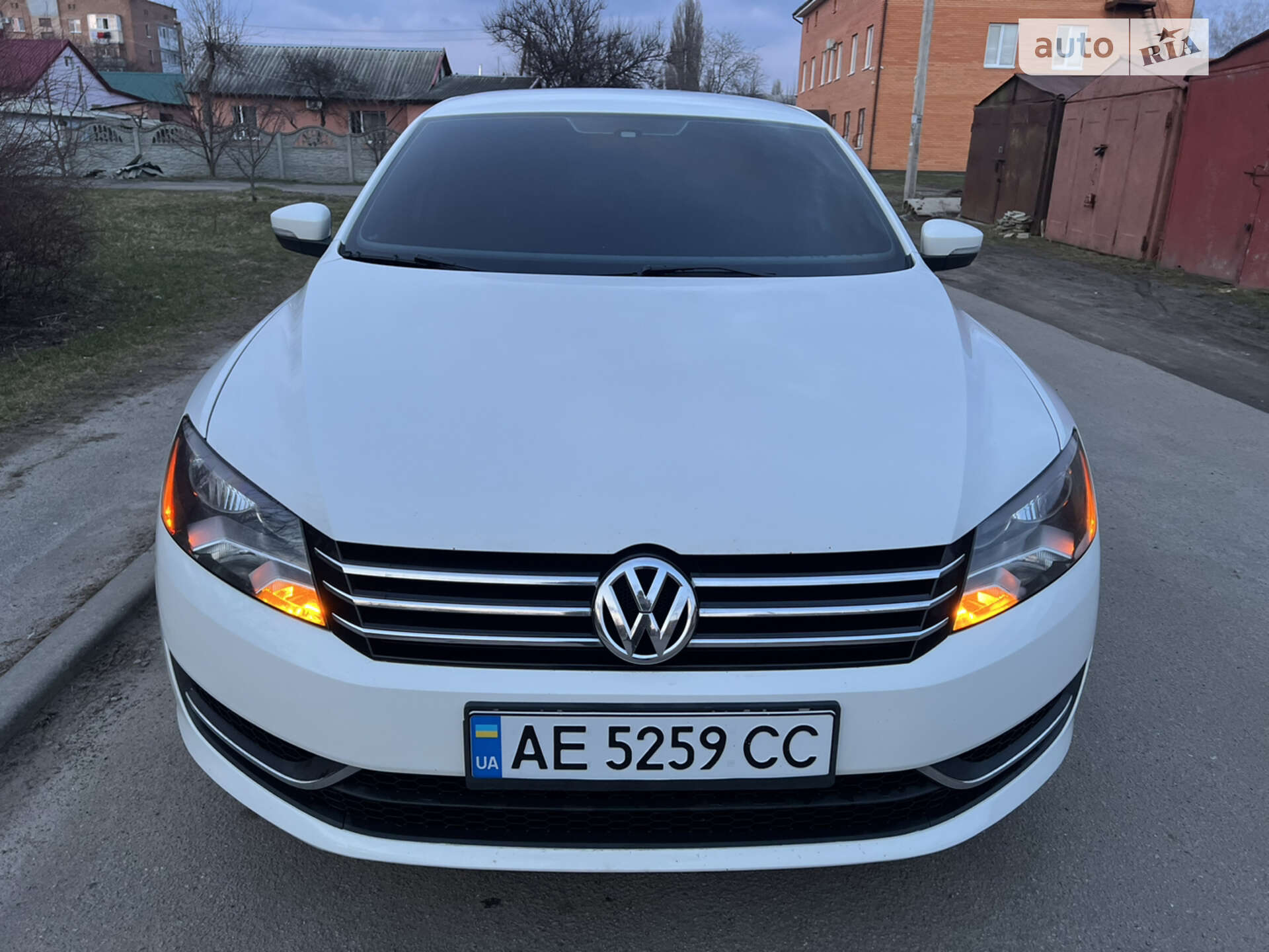 VOLKSWAGEN PASSAT 2012