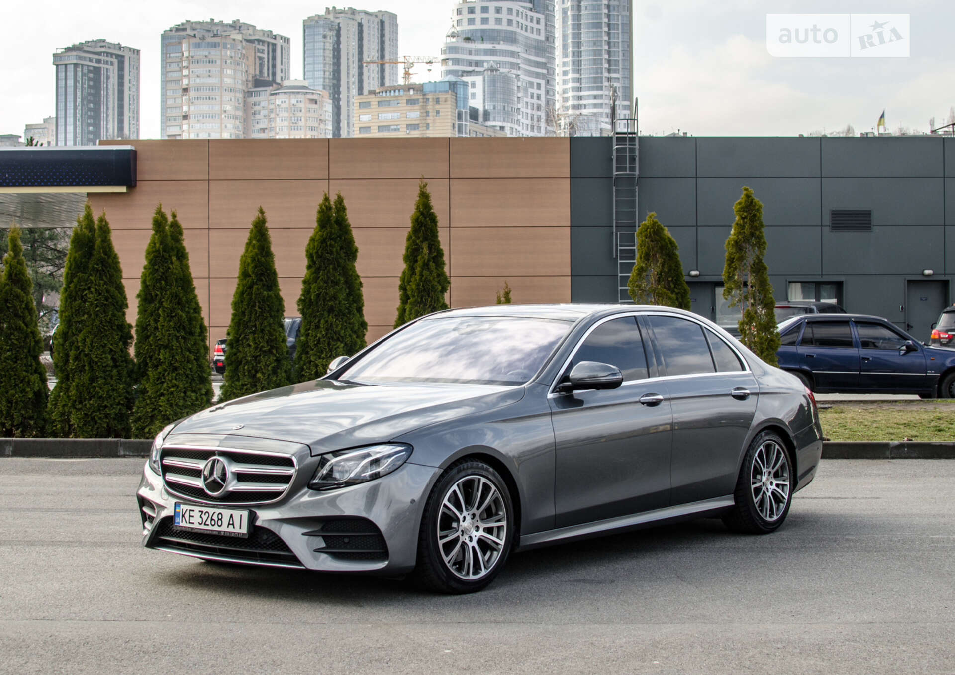 MERCEDES-BENZ E 200 2017