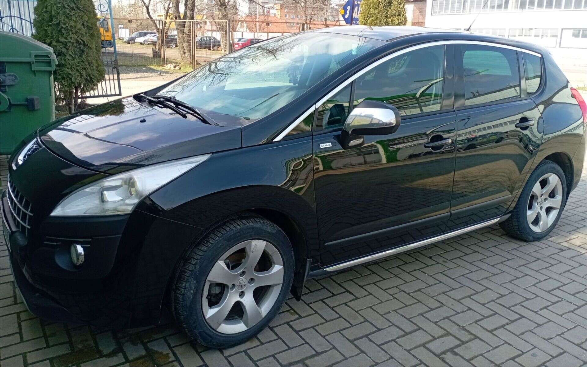 PEUGEOT 3008 2013