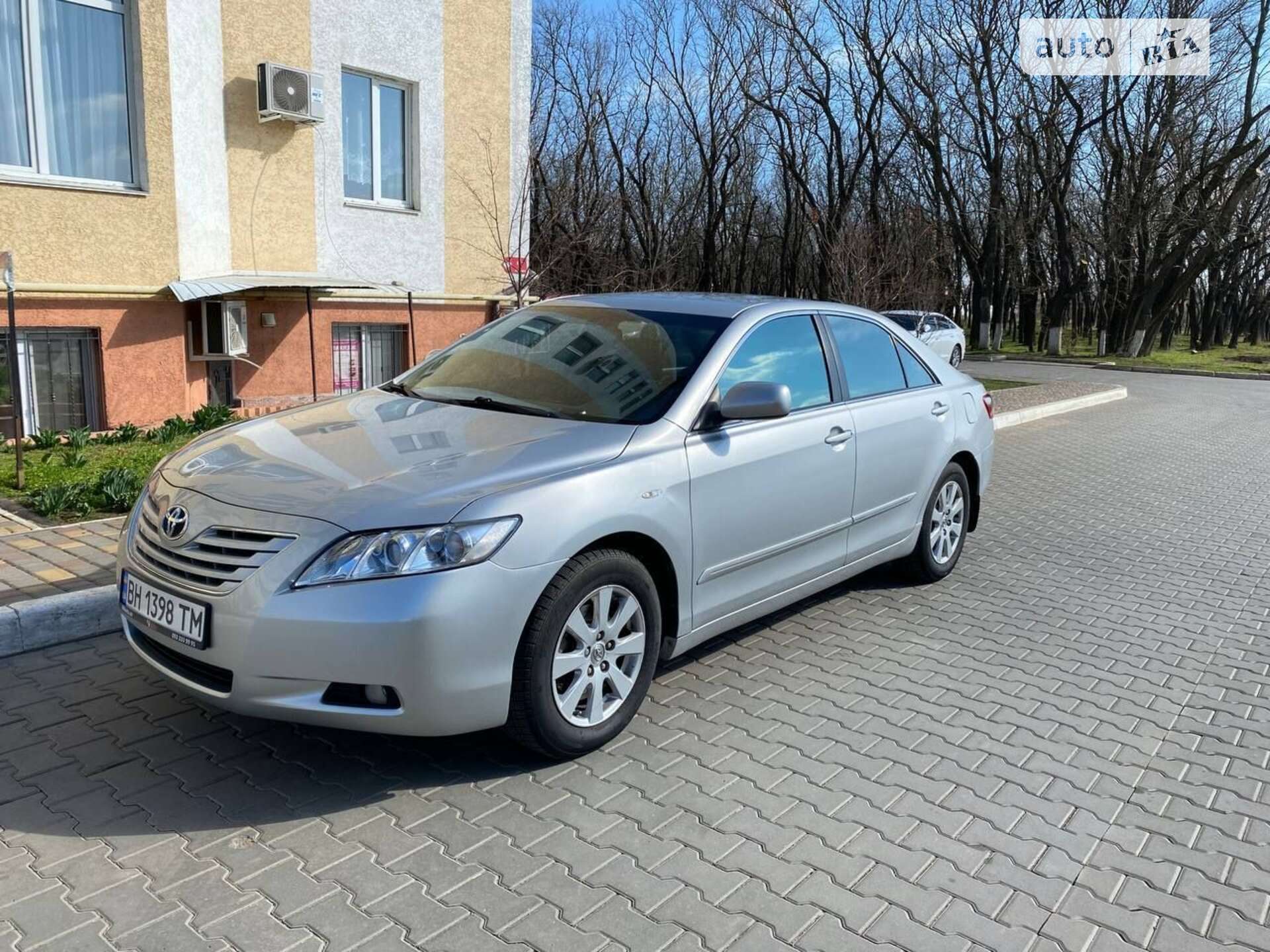 TOYOTA CAMRY
