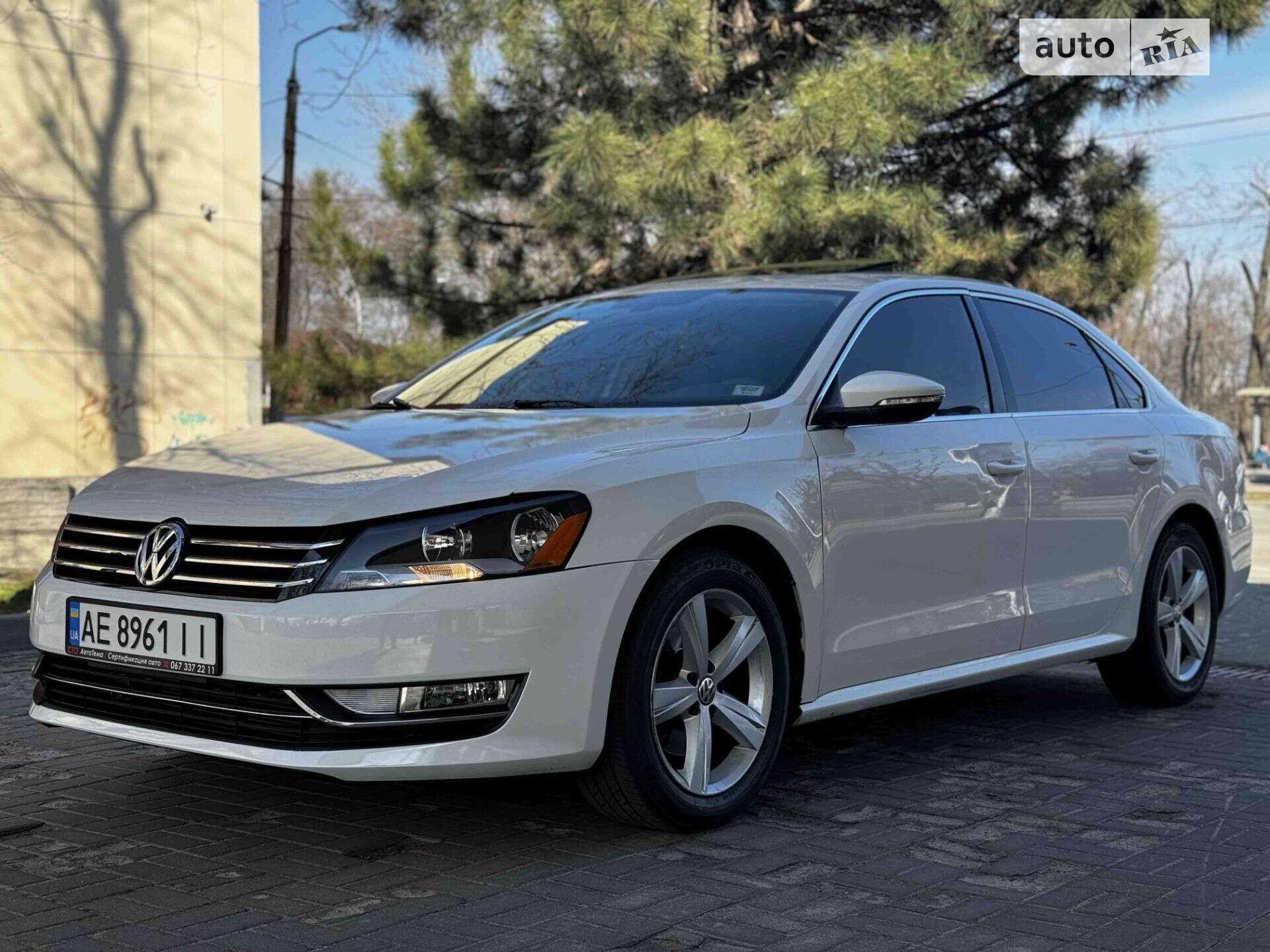 VOLKSWAGEN PASSAT 2011