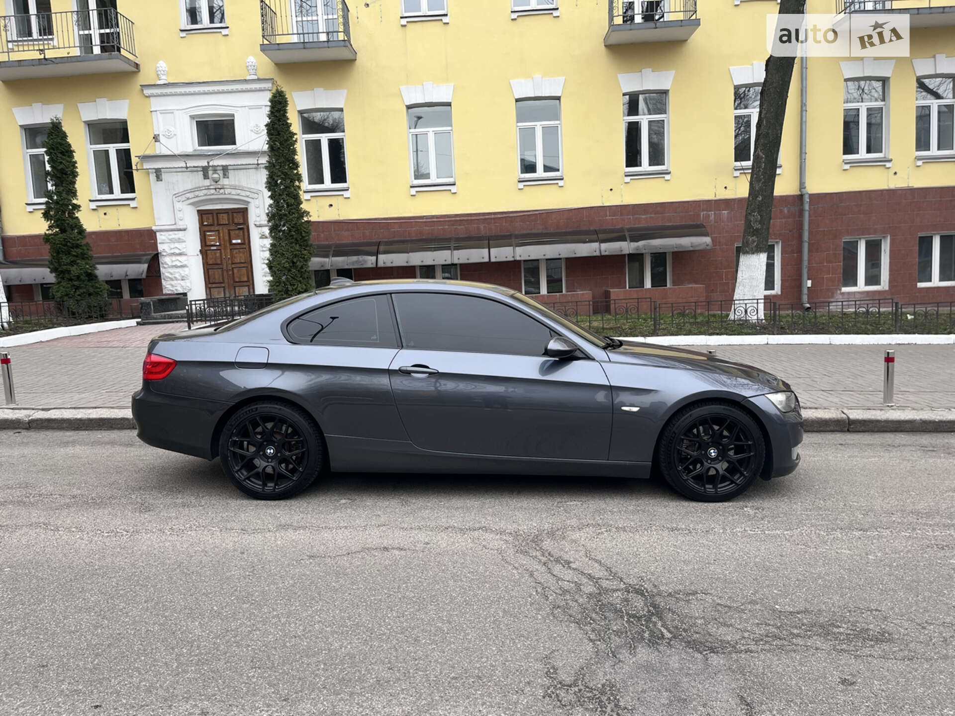 Головне фото звіту автомобіля BMW 330I 2008
