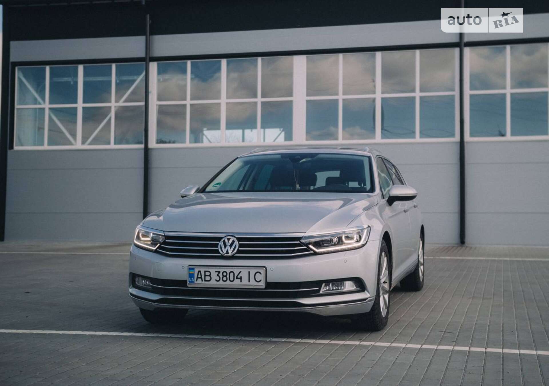 VOLKSWAGEN PASSAT 2016