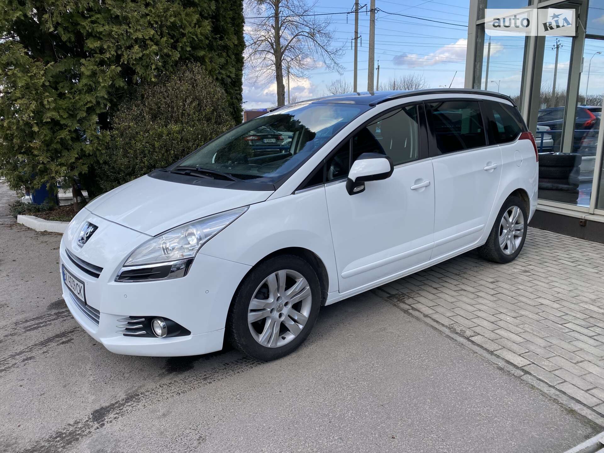 PEUGEOT 5008 2012