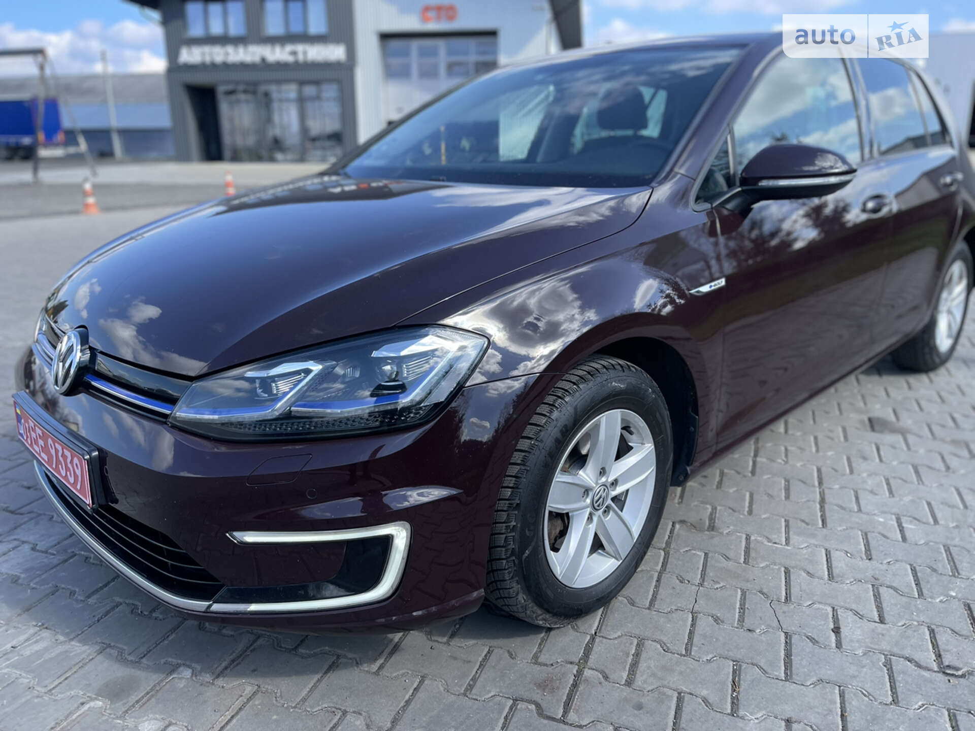 VOLKSWAGEN E-GOLF 2017