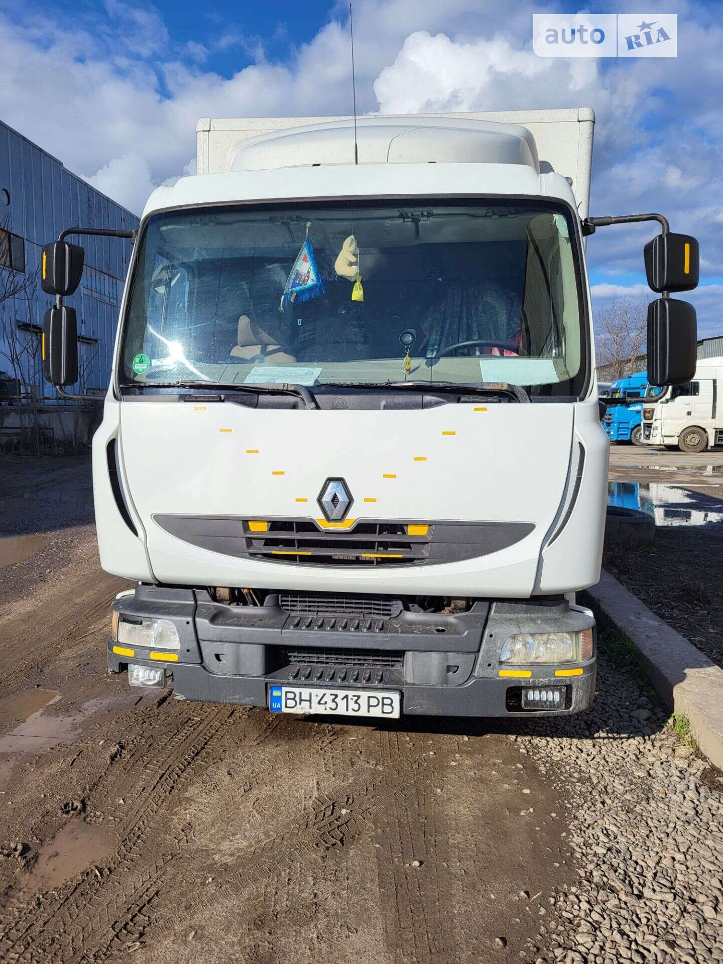 RENAULT MIDLUM 2013