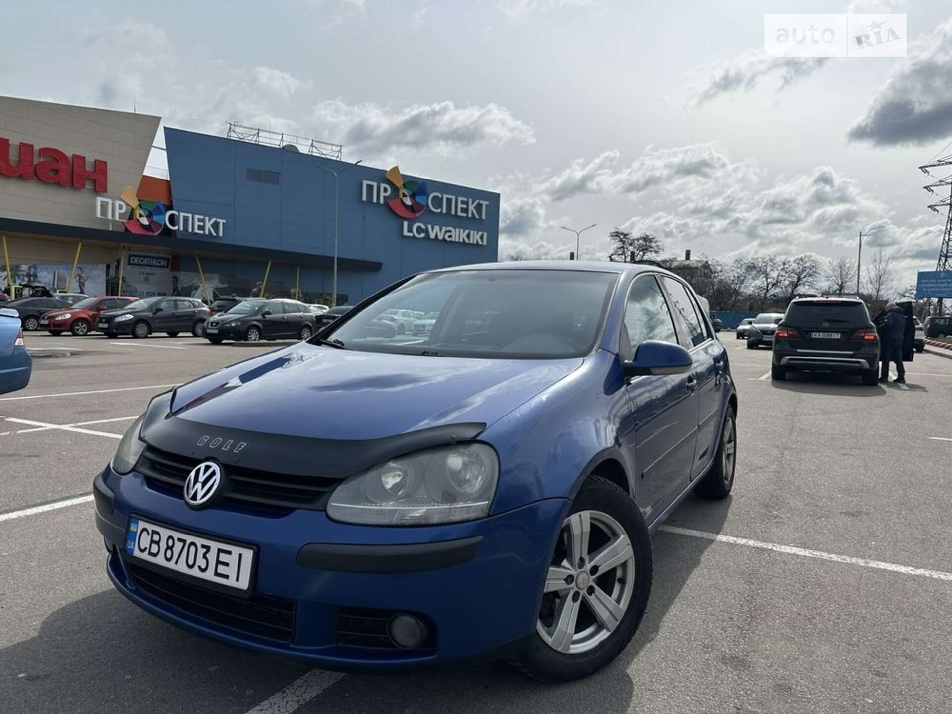 VOLKSWAGEN GOLF 2004