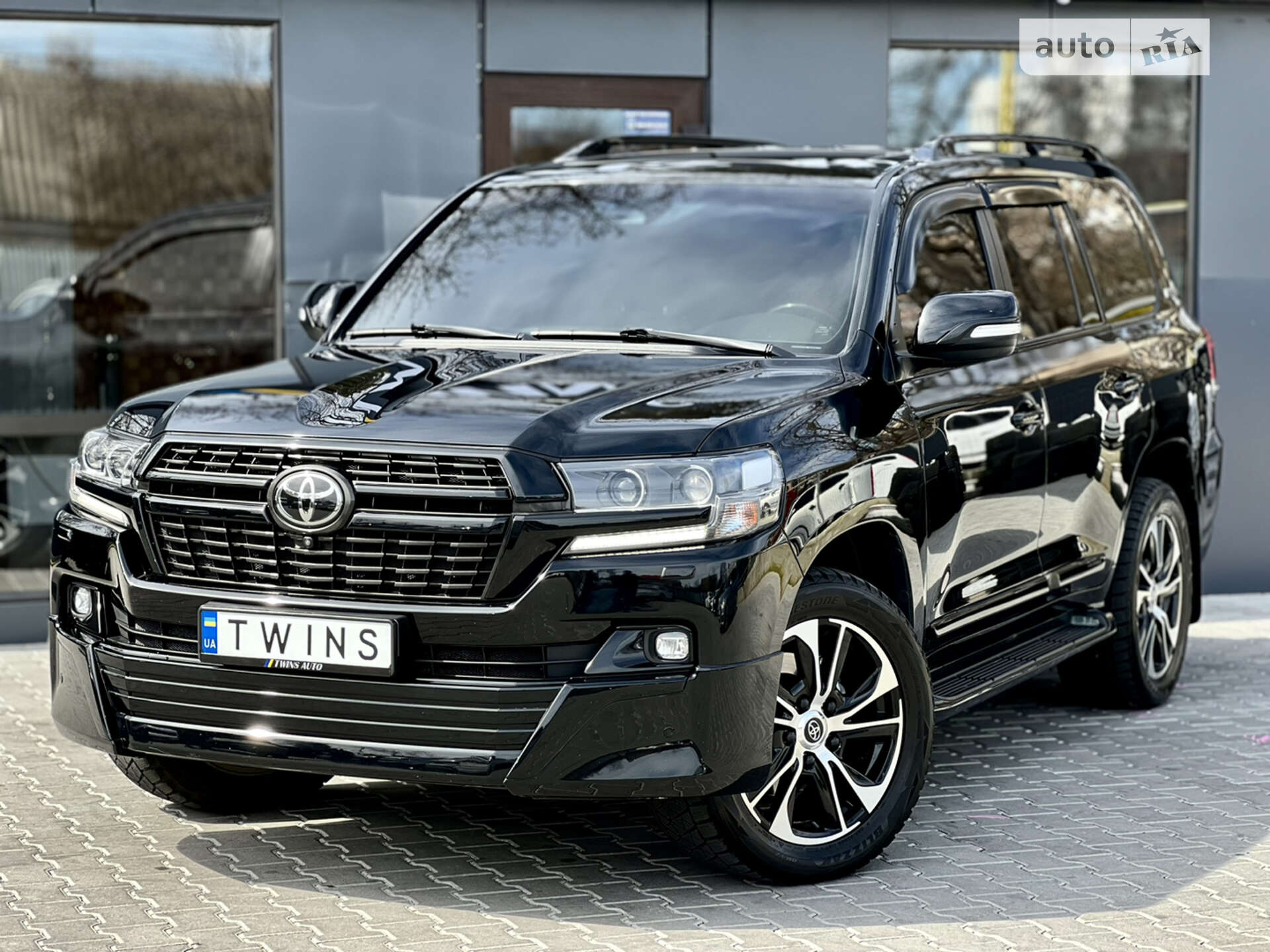 TOYOTA LAND CRUISER 200 2020