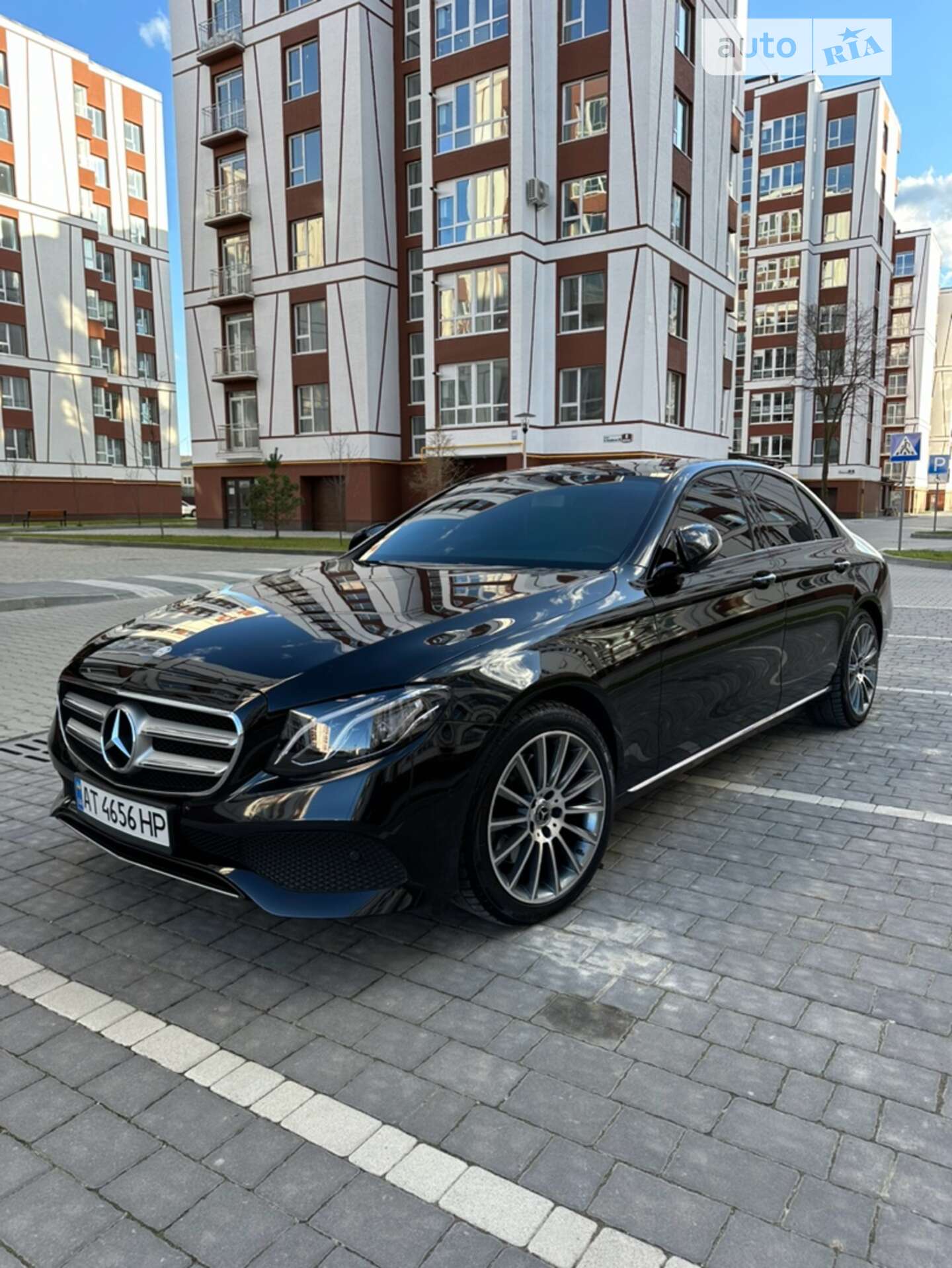 MERCEDES-BENZ E 220 2016