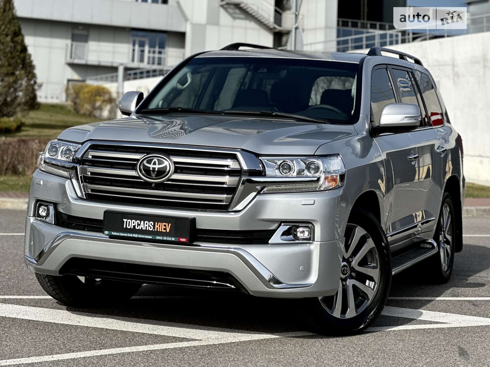 TOYOTA LAND CRUISER 200