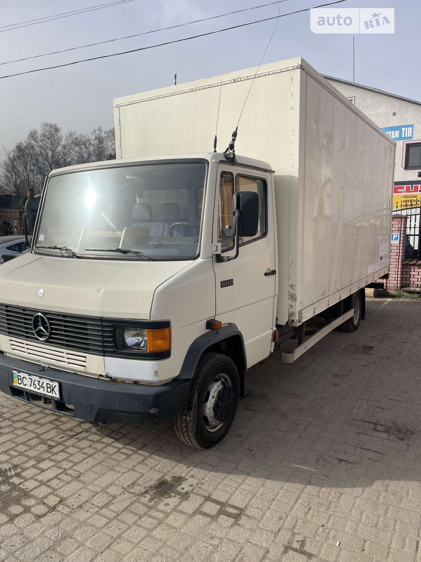 MERCEDES-BENZ 611D 1995
