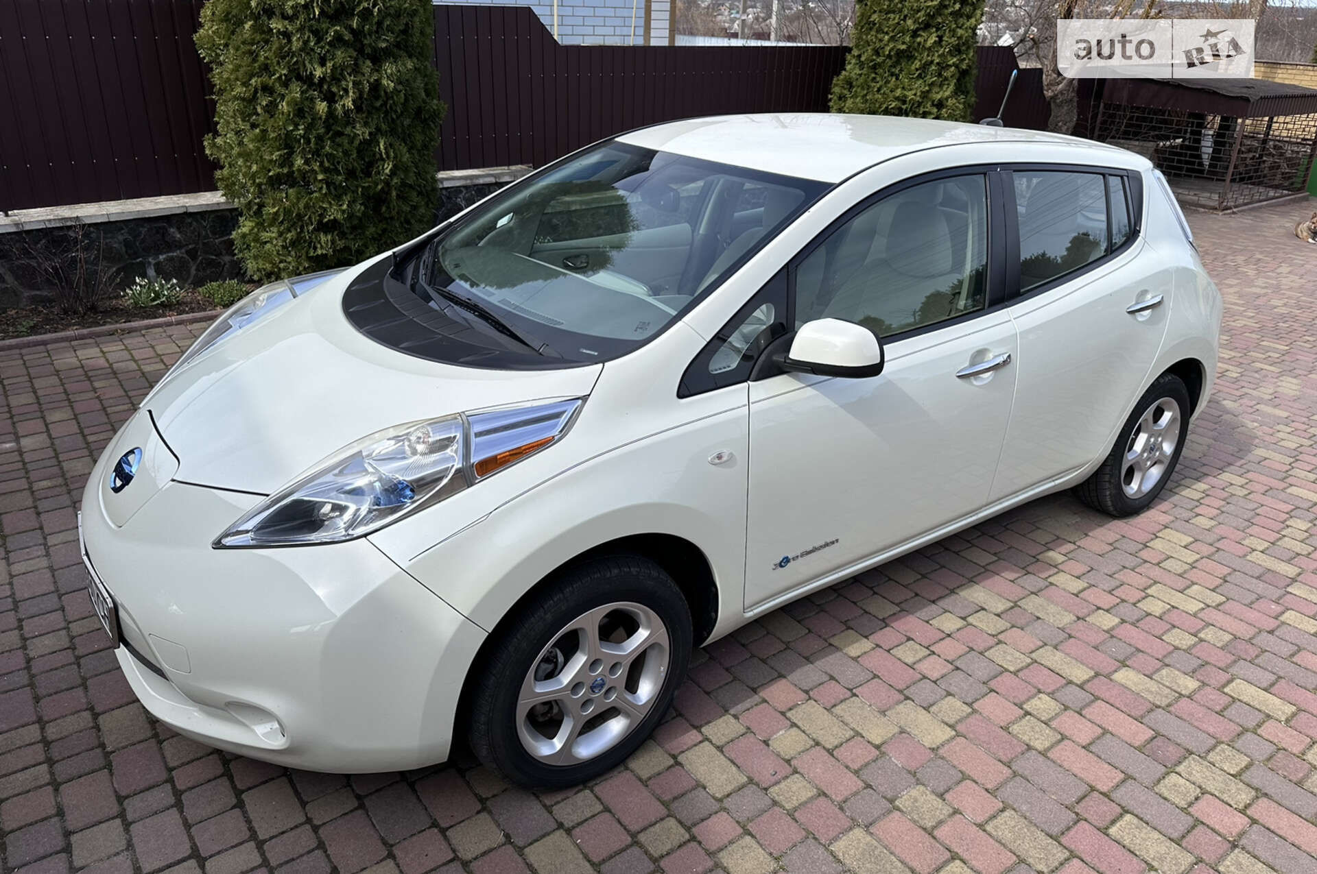 NISSAN LEAF 2011