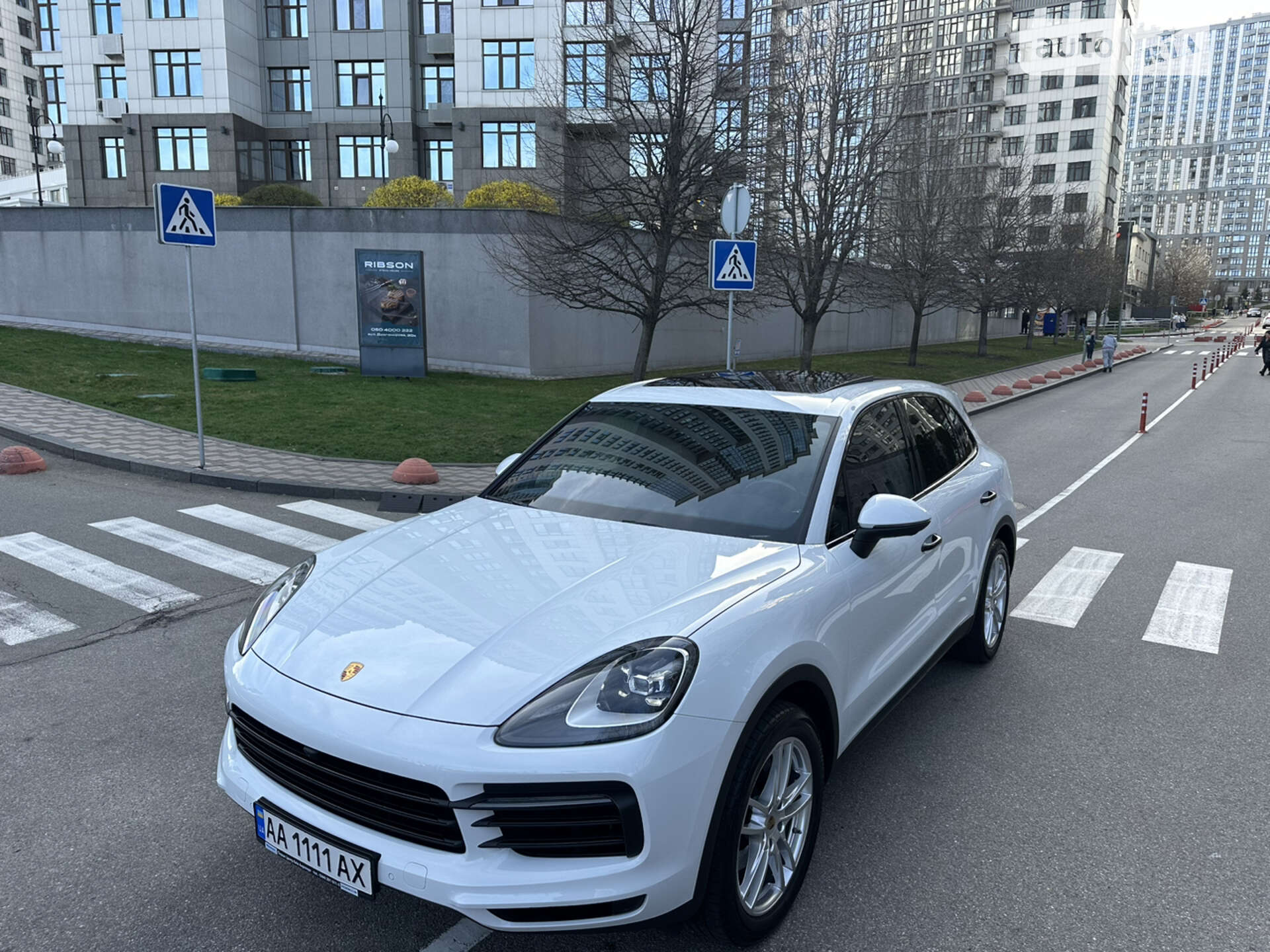 Головне фото звіту автомобіля PORSCHE CAYENNE 2019