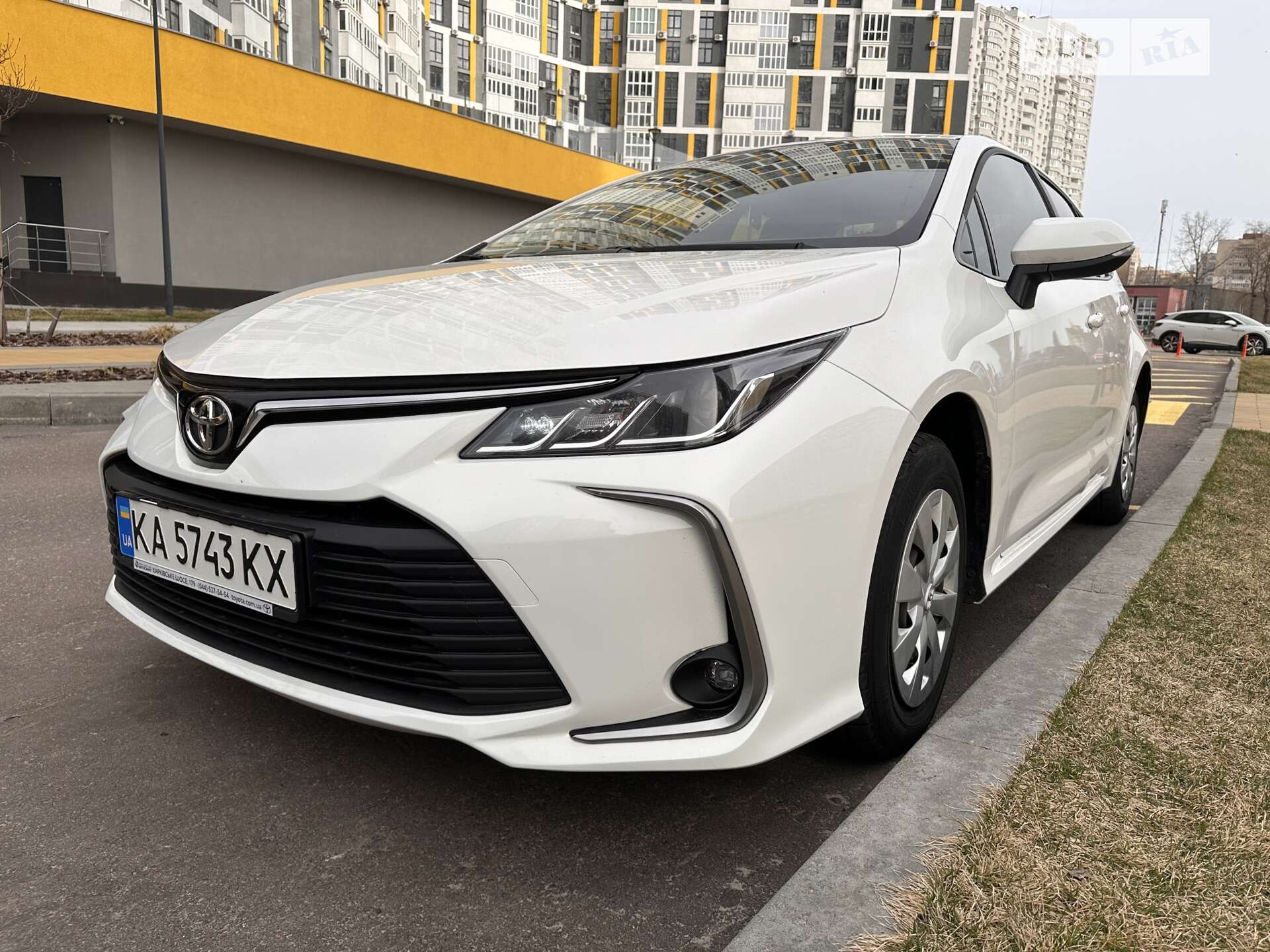 Головне фото звіту автомобіля TOYOTA COROLLA 2021