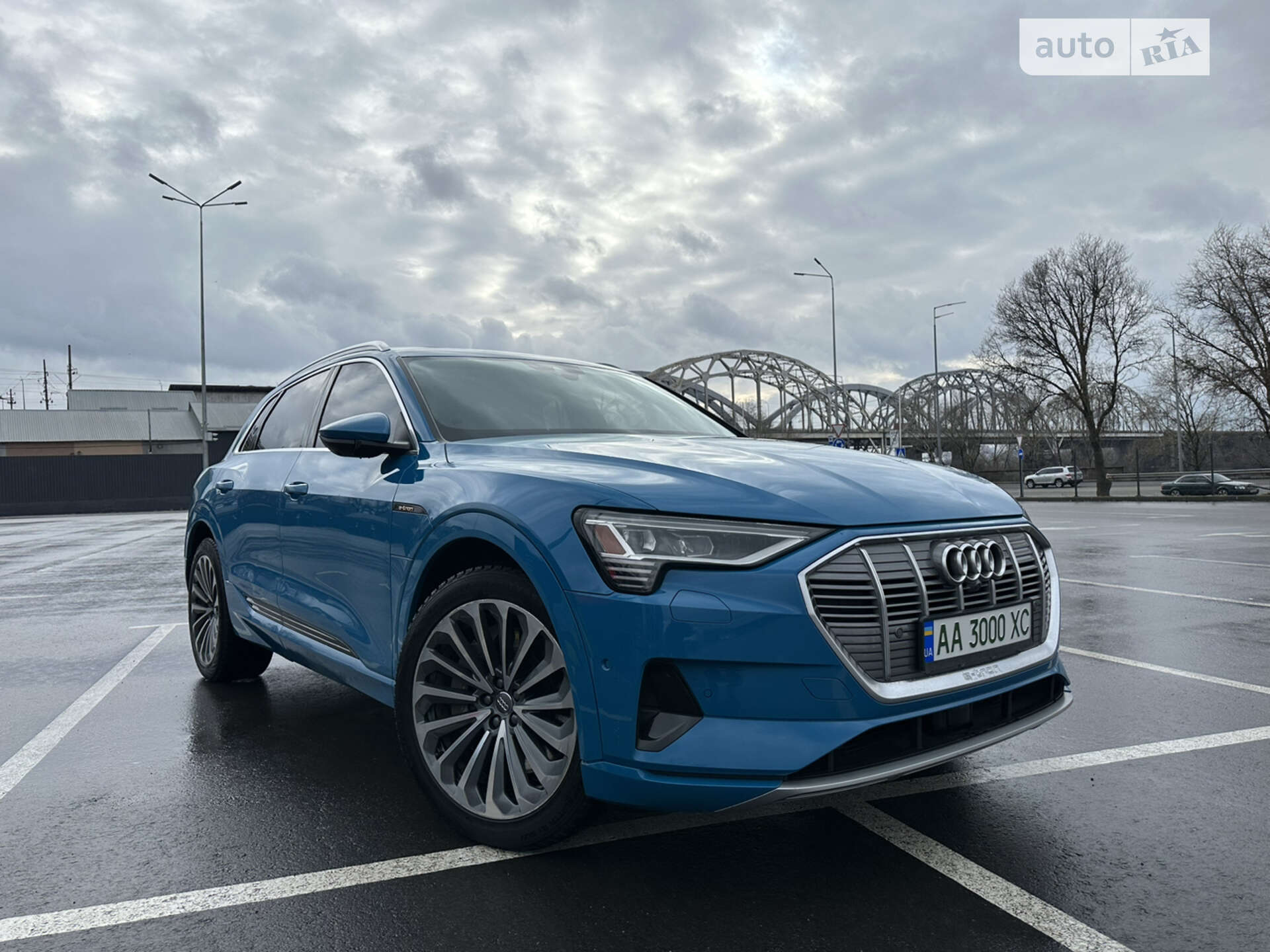AUDI E-TRON