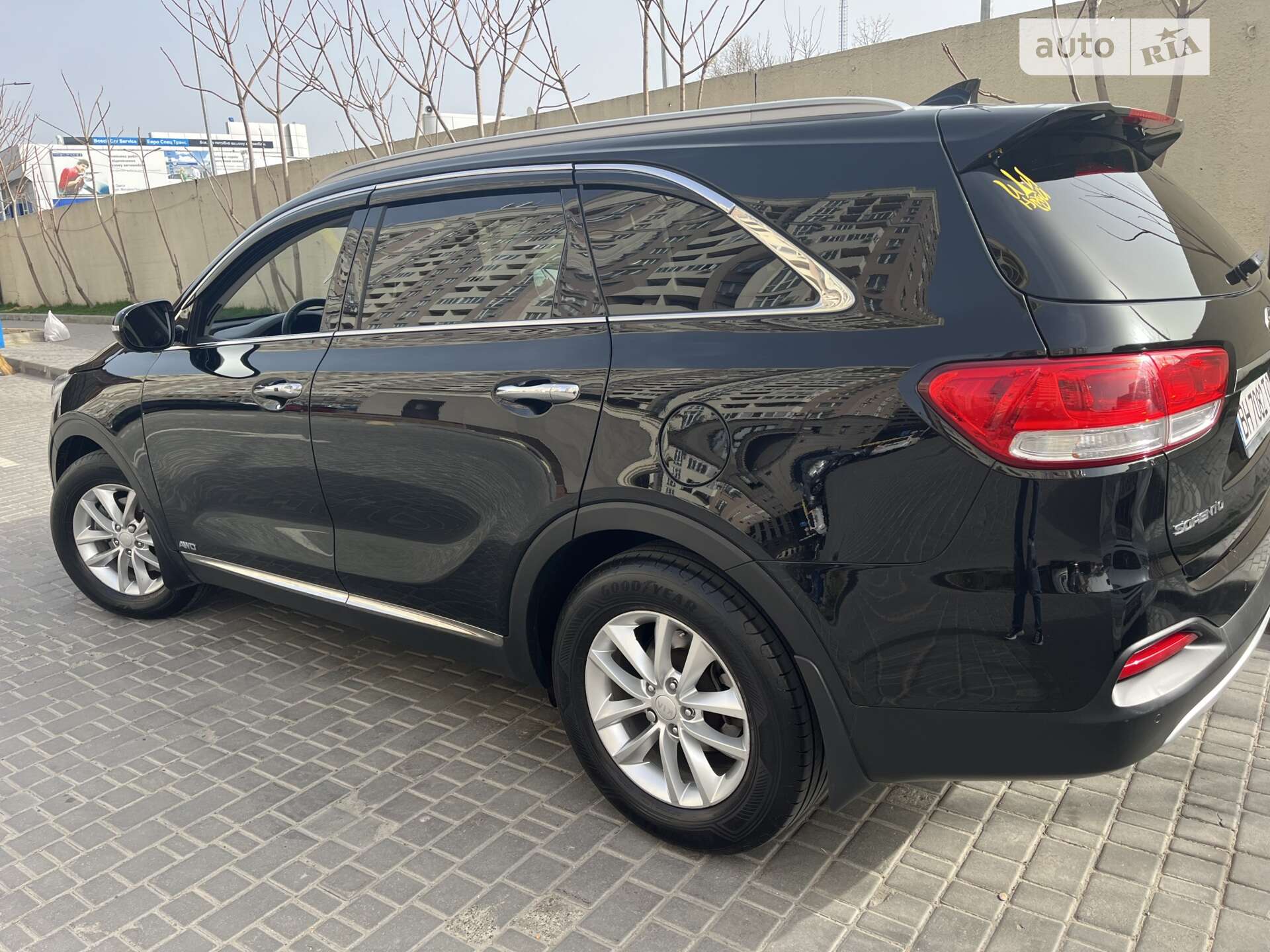 Головне фото звіту автомобіля KIA SORENTO 2017