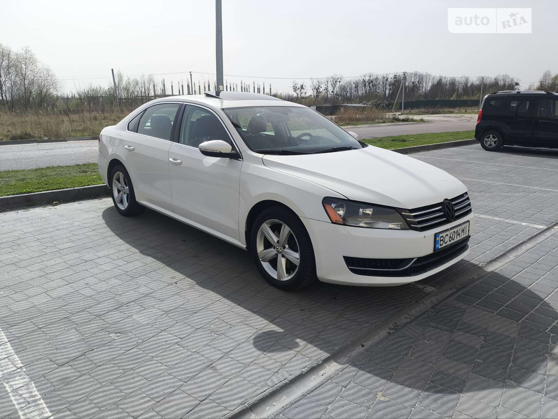 VOLKSWAGEN PASSAT 2012
