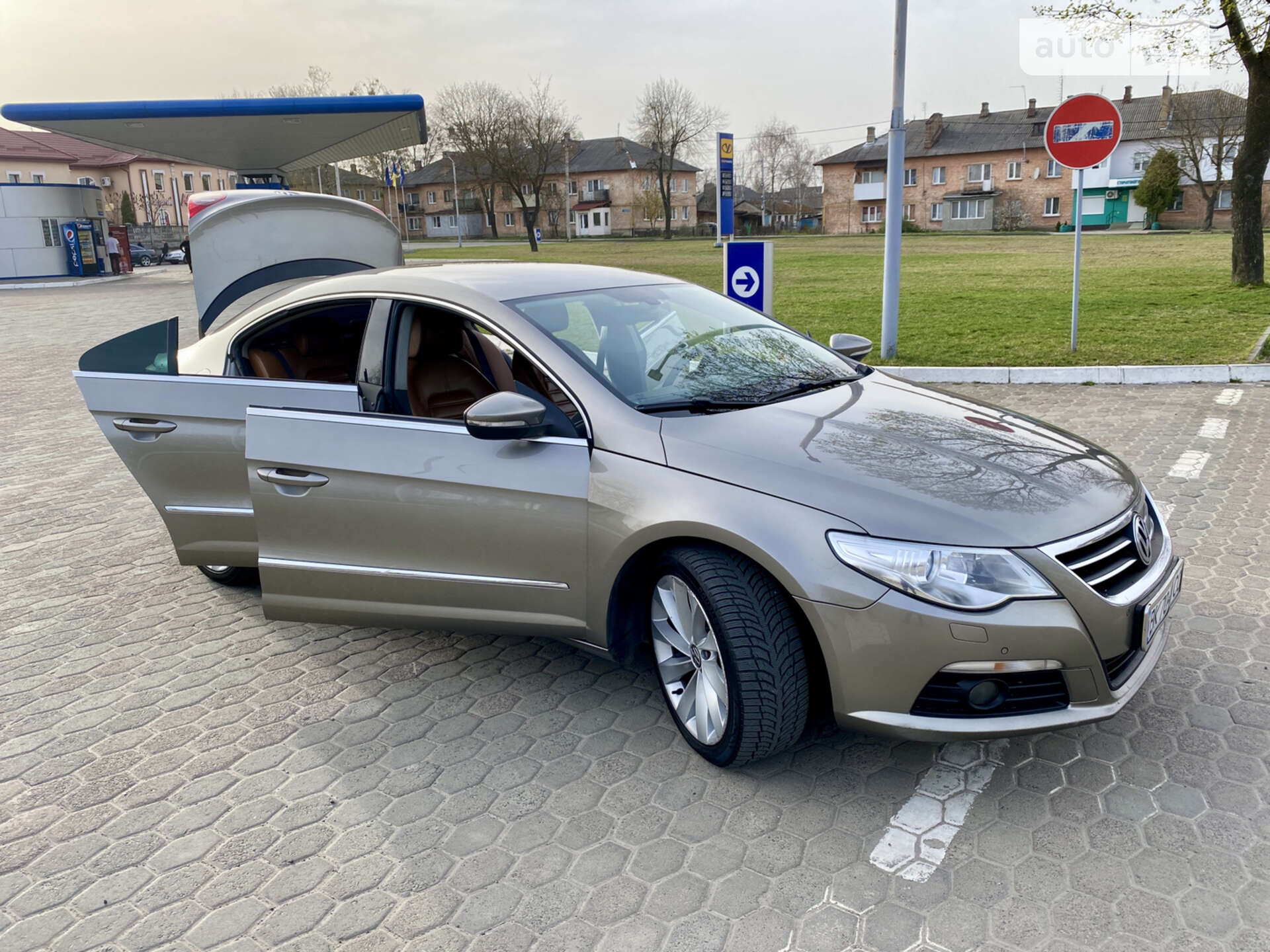 VOLKSWAGEN PASSAT CC 2011