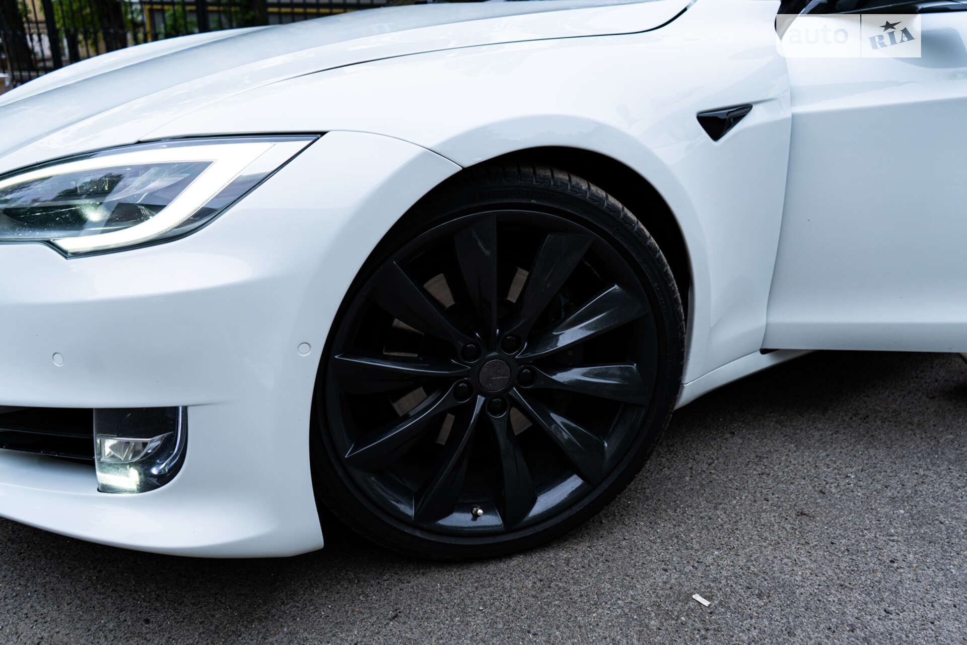 Tesla Model S 2016