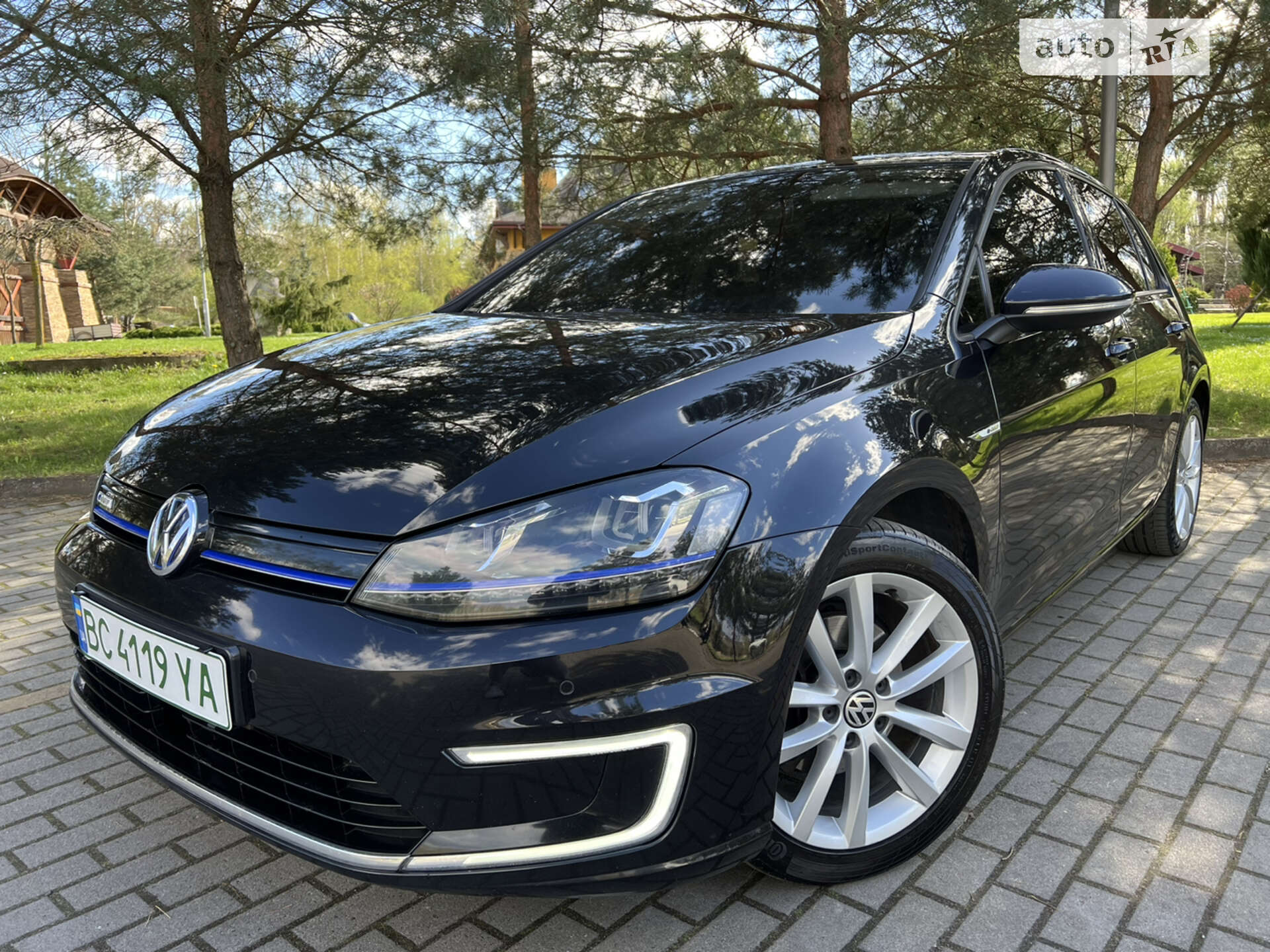 VOLKSWAGEN E-GOLF 2015