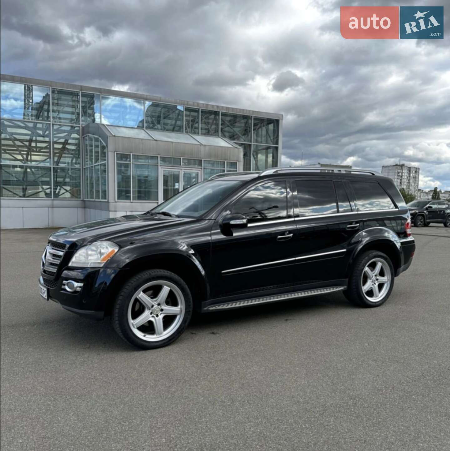 MERCEDES-BENZ GL 550